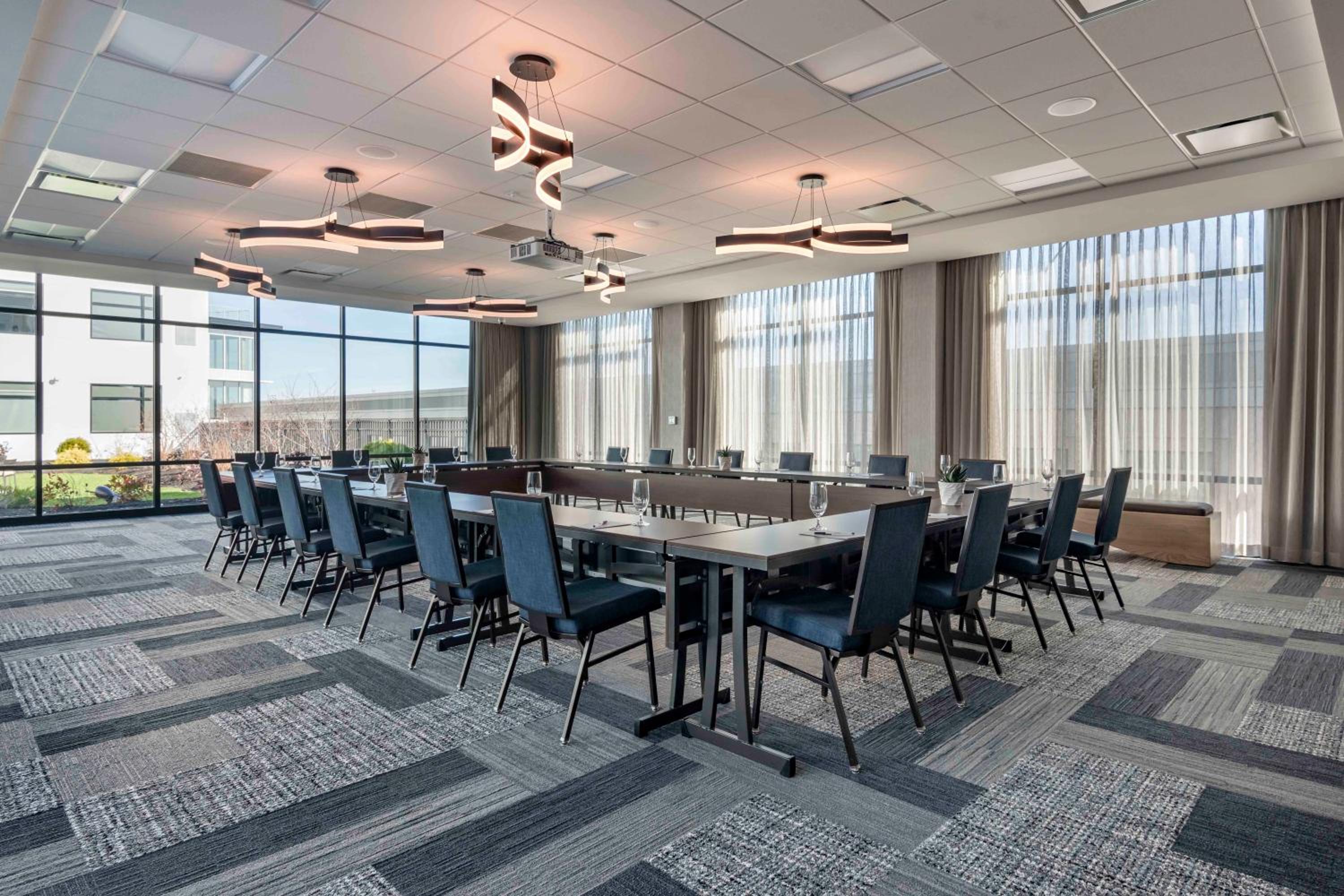 Portland Vacations - Cambria Hotel Portland Downtown Old Port - Property Image 37