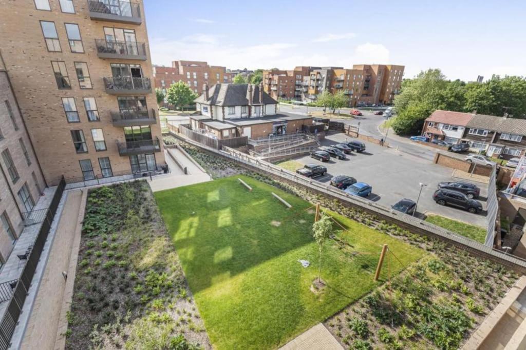 2BedRooms Flat with Free Parking