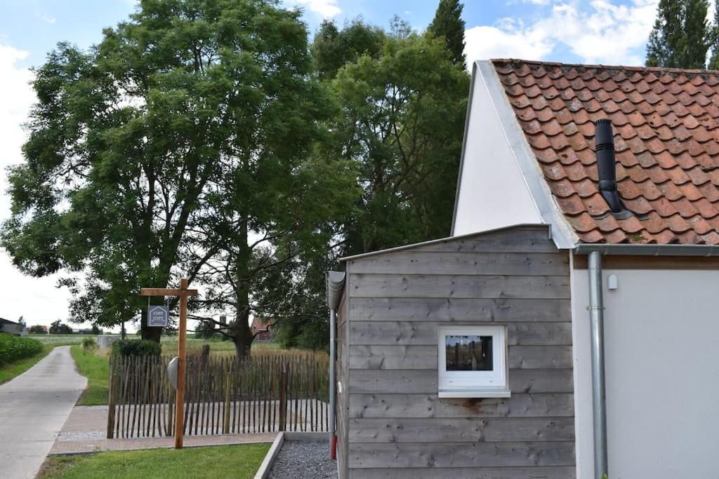 Cosy Cott, een verborgen logeerplek in het landelijke Poeke.