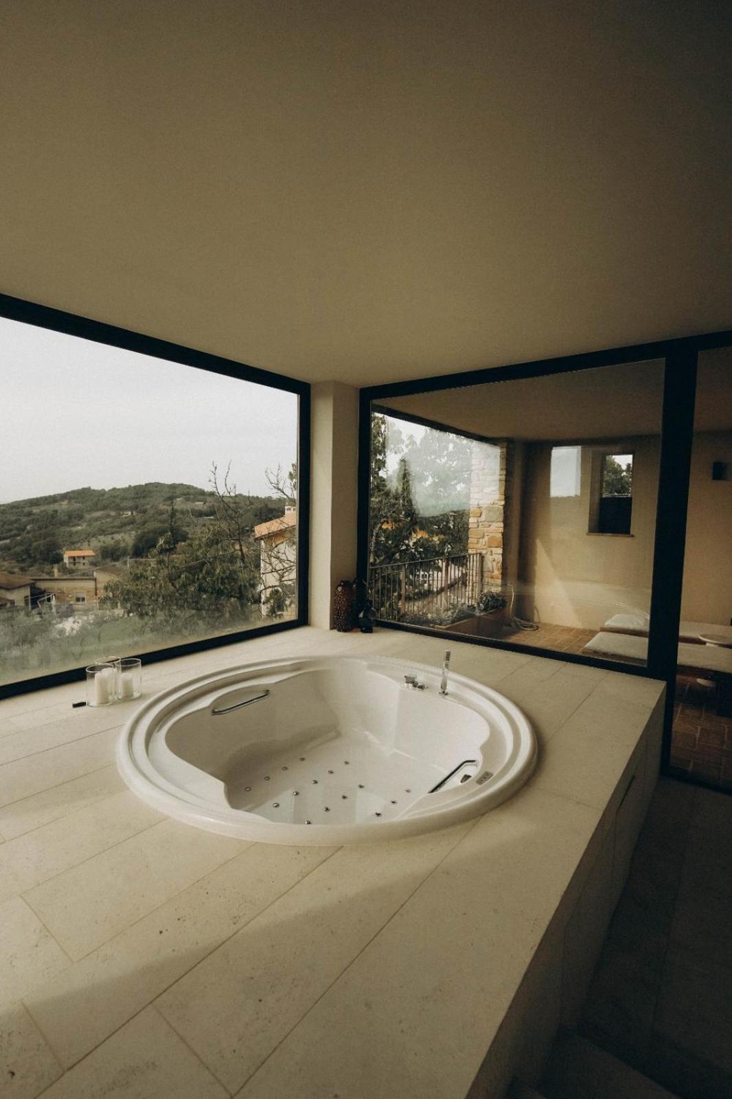Aethos Hotel Saragano
