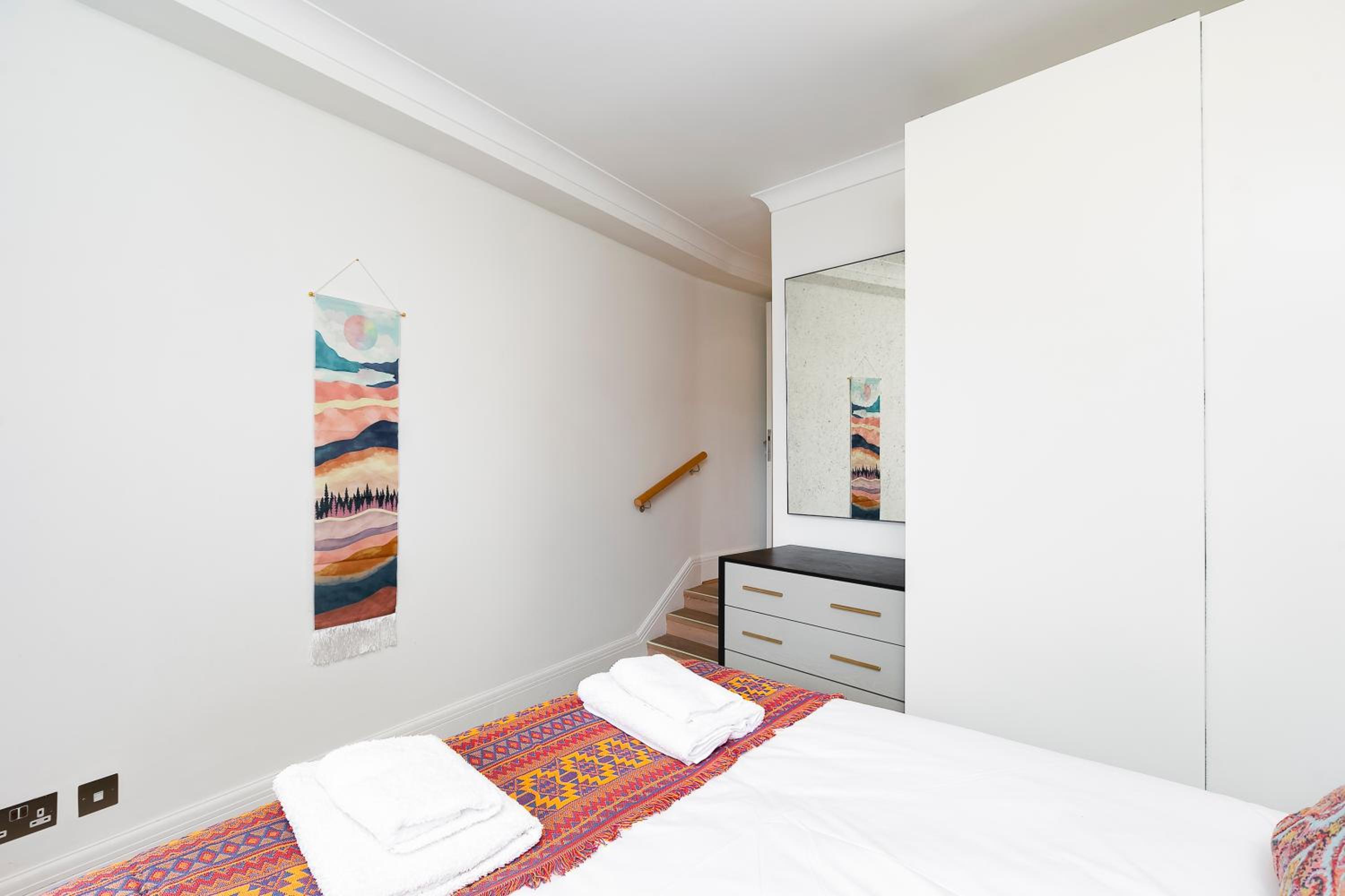 ' Luxury & Spacious AirConditioned 4 Bed 4 Bath Apartment '