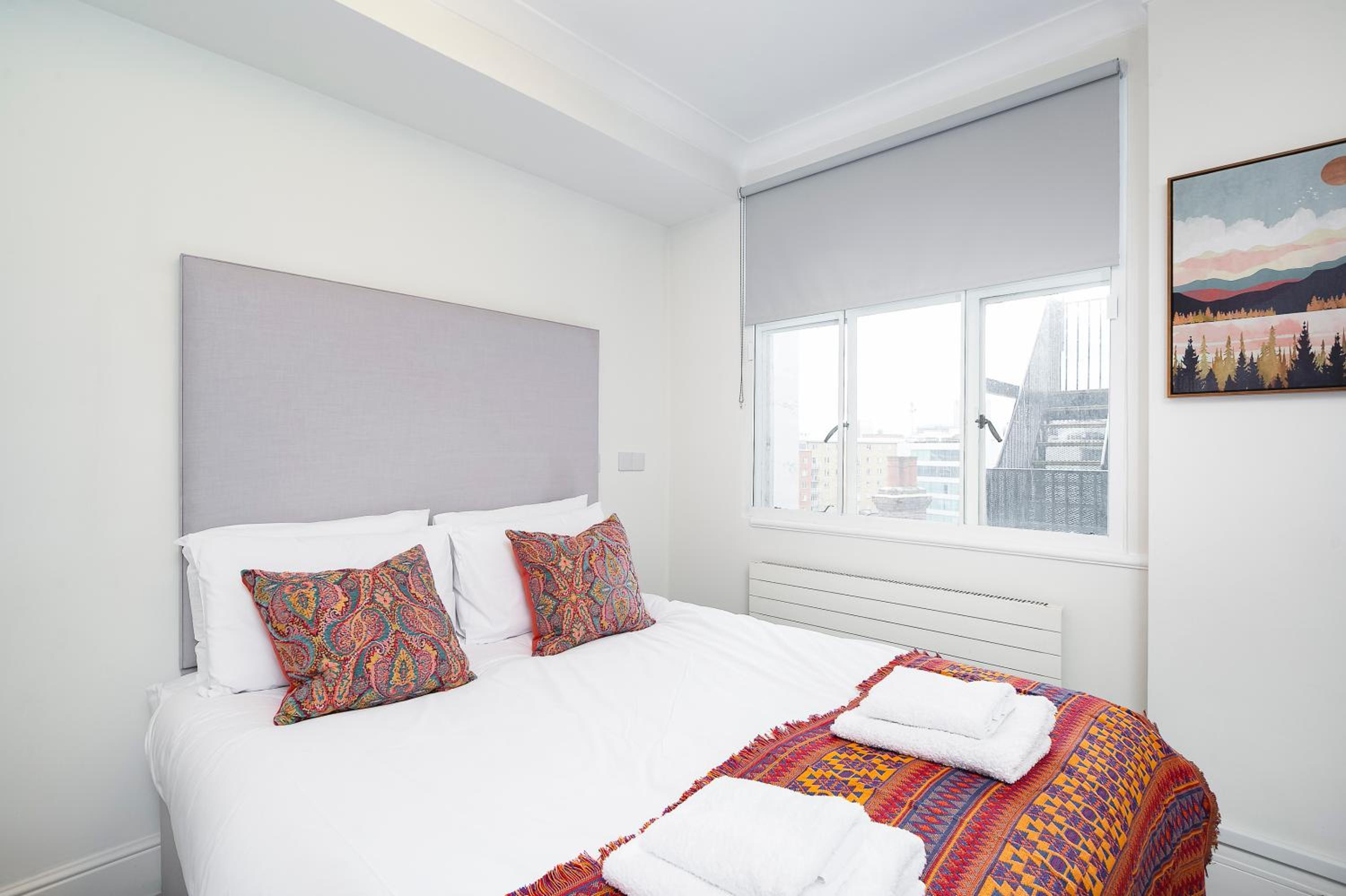 ' Luxury & Spacious AirConditioned 4 Bed 4 Bath Apartment '