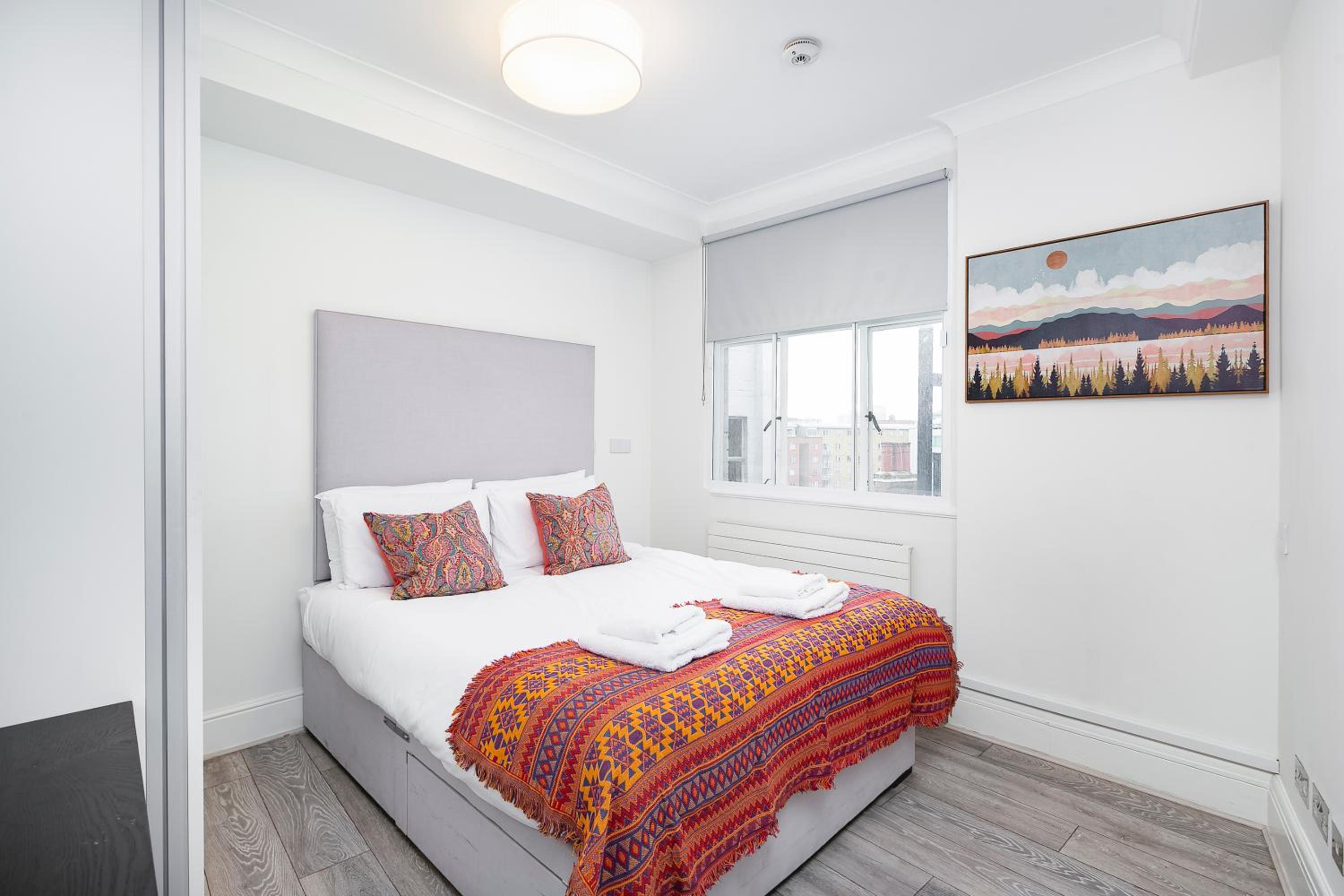 ' Luxury & Spacious AirConditioned 4 Bed 4 Bath Apartment '