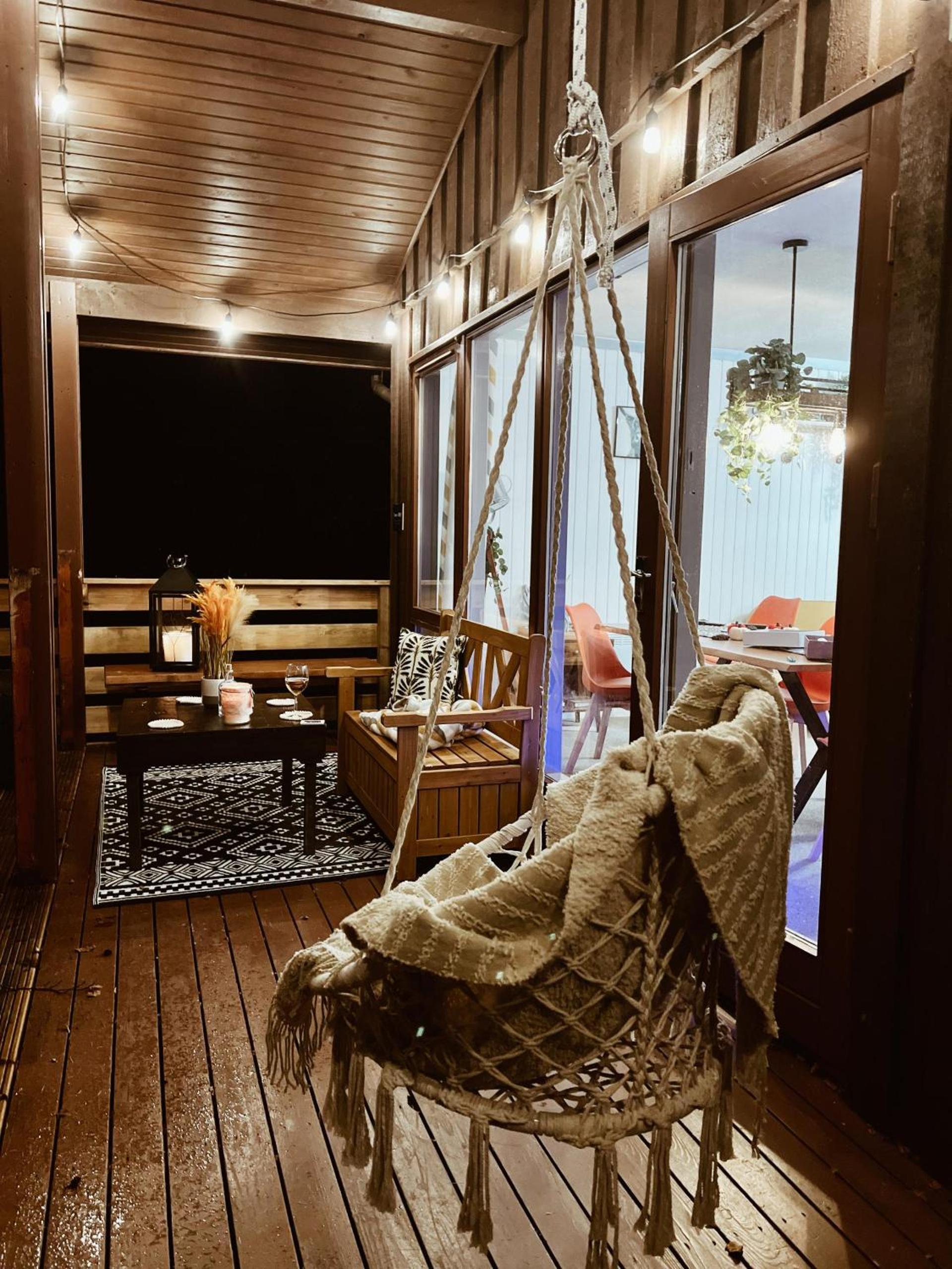 Luxurious mountain retreat lodge Hunters Quay view 4