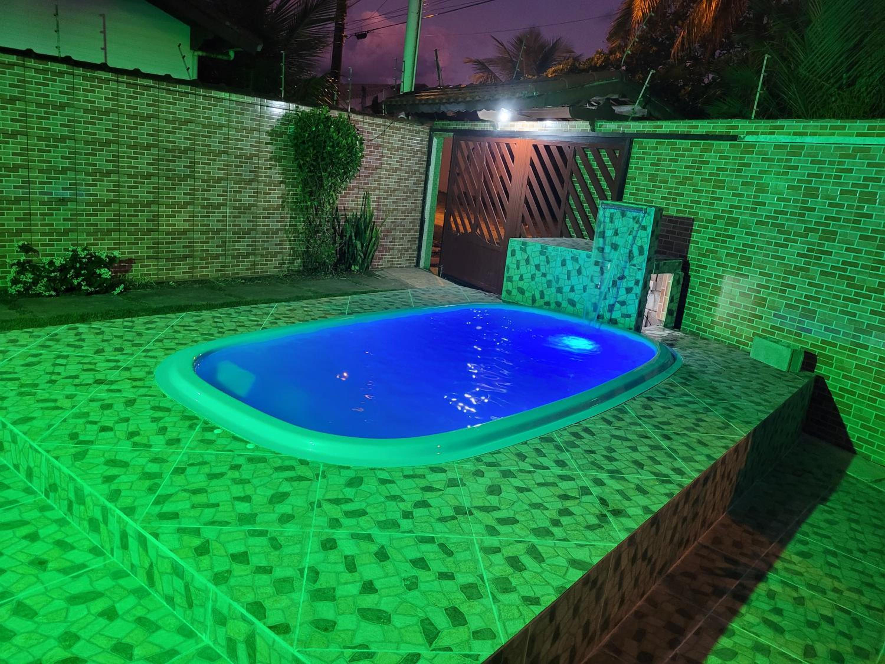Casa de praia Jequitiba, 50 metros do mar com piscina!!ITANHAÉM!