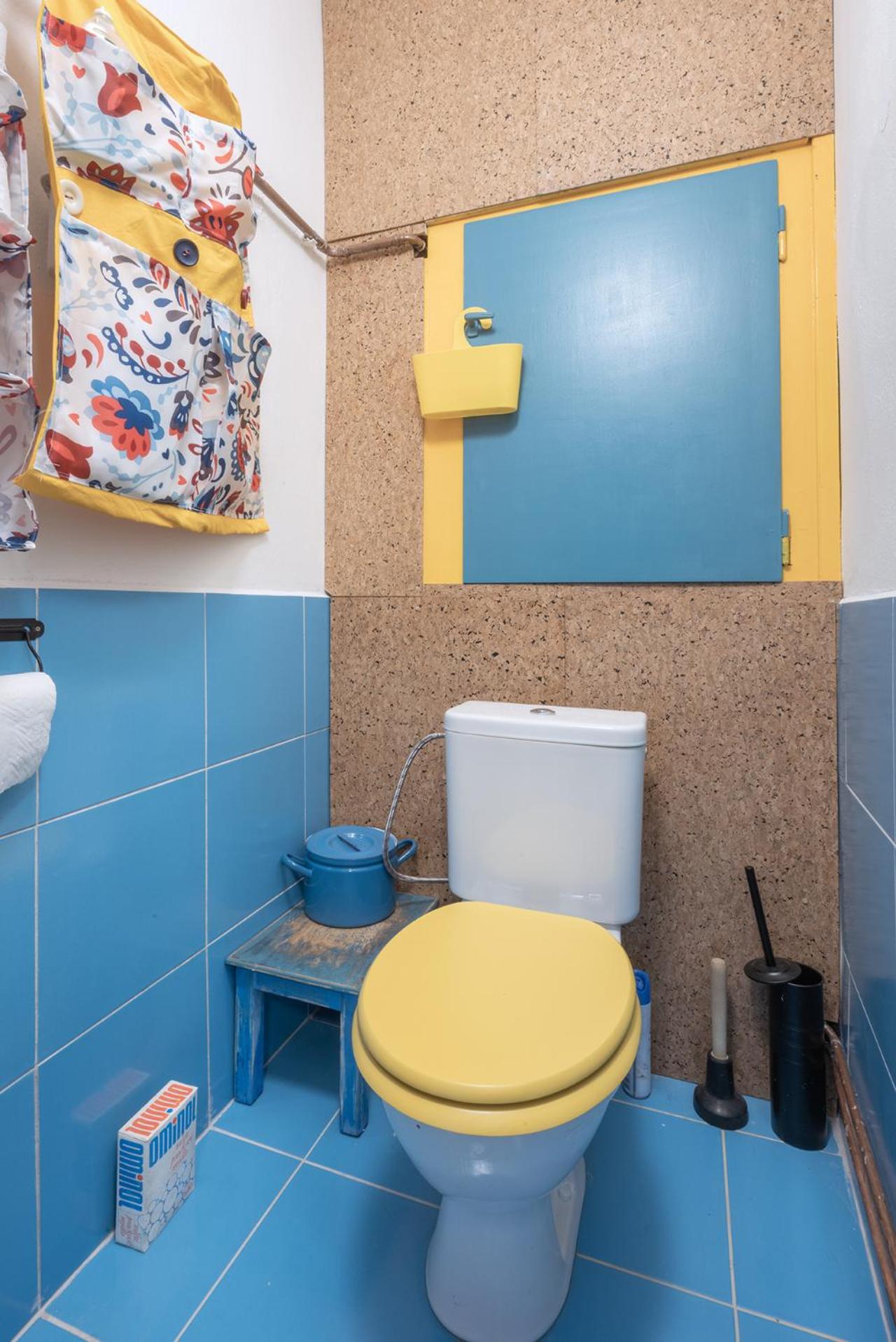 Retro Art room