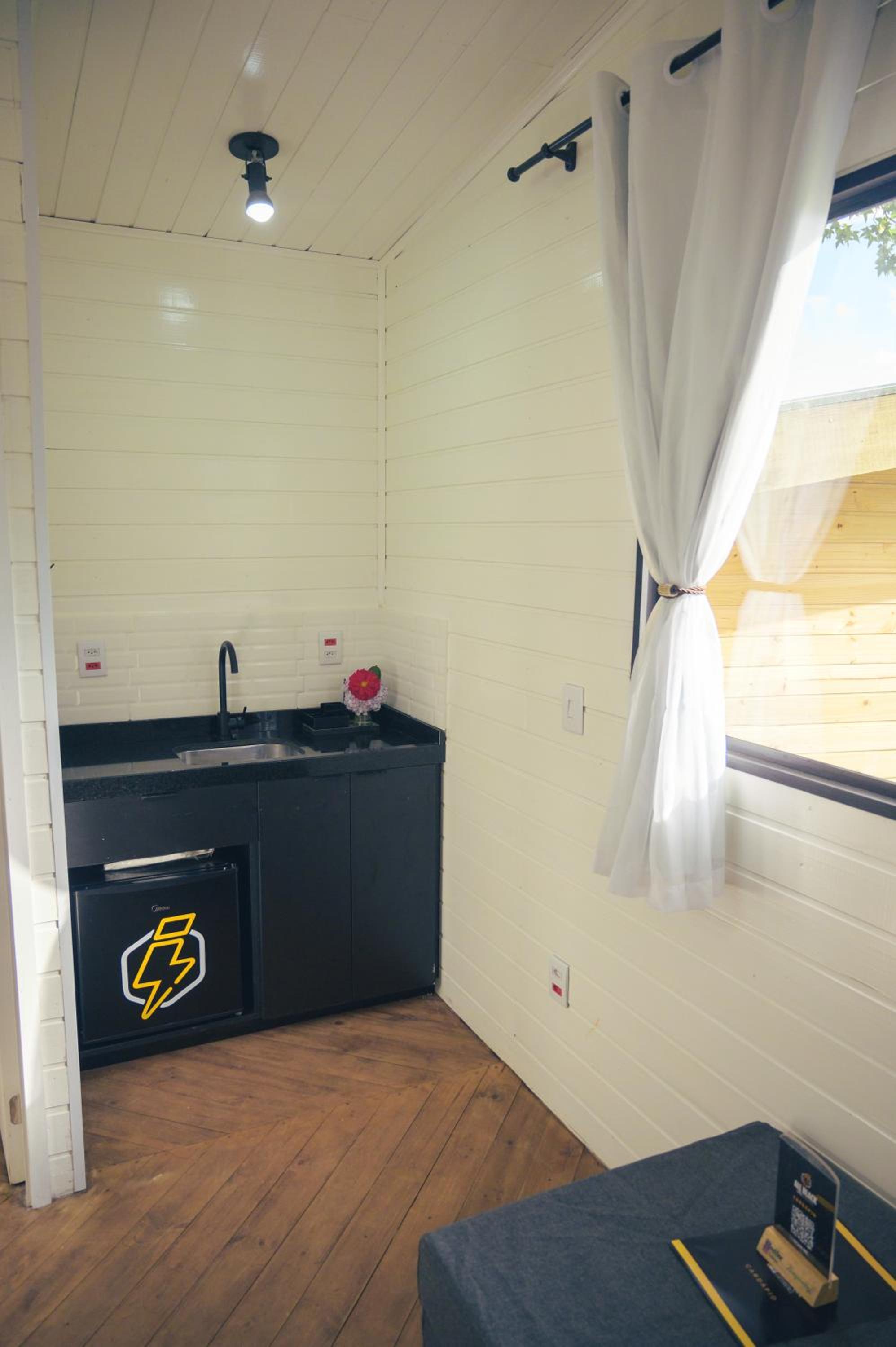 Cabanas All Black