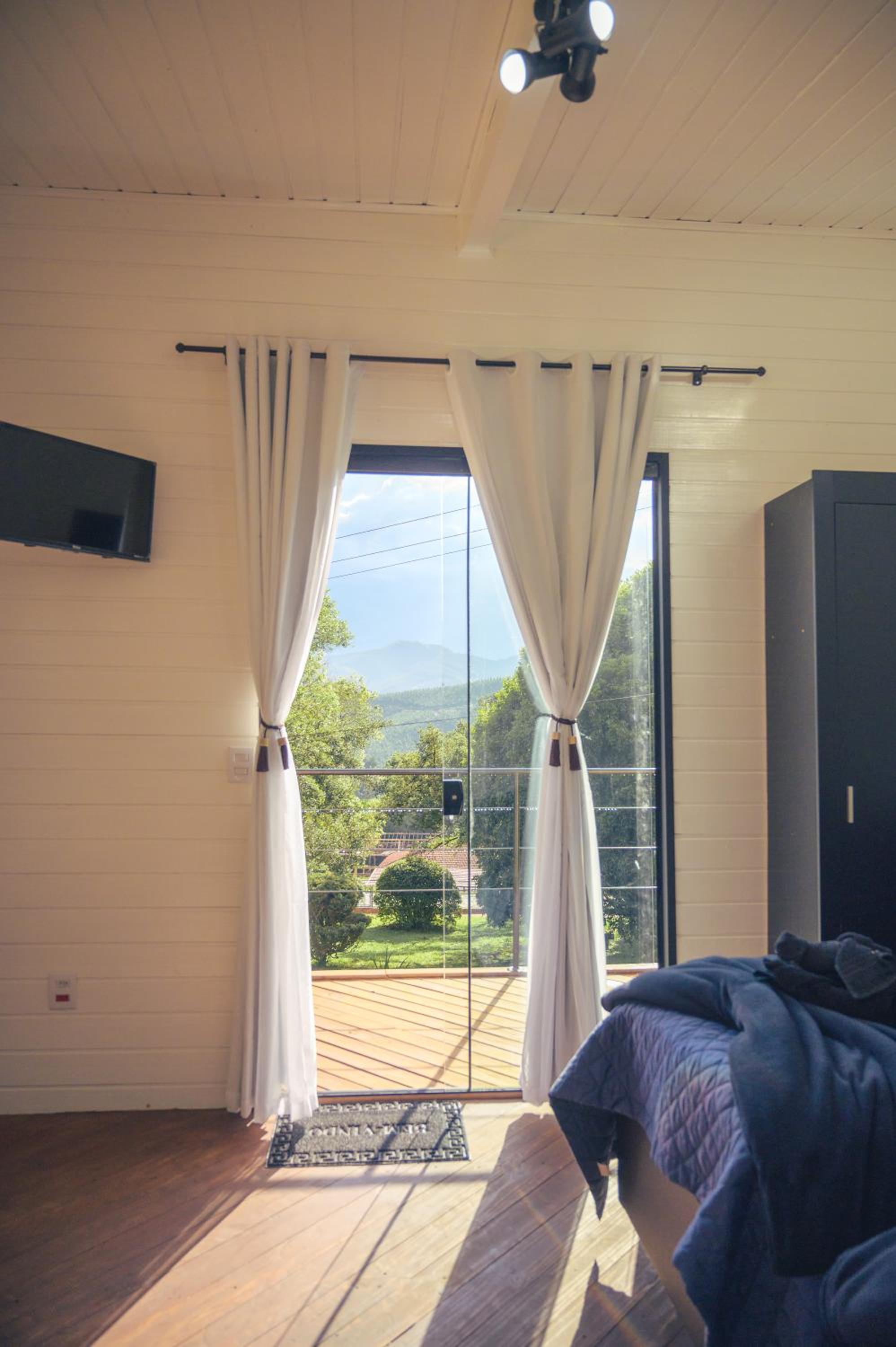 Cabanas All Black
