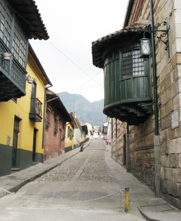 CASA LATINO