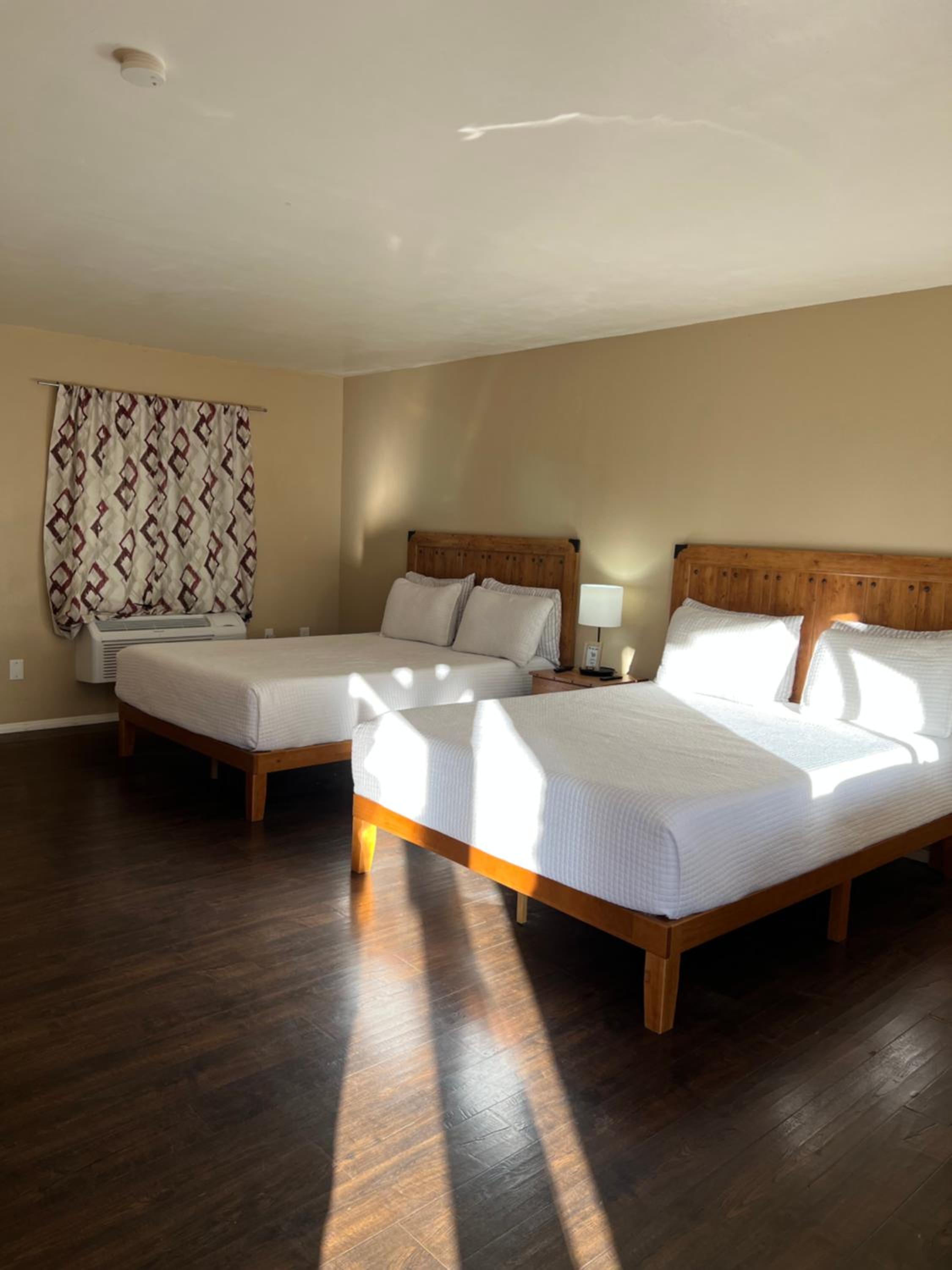 TimberLodge Inn