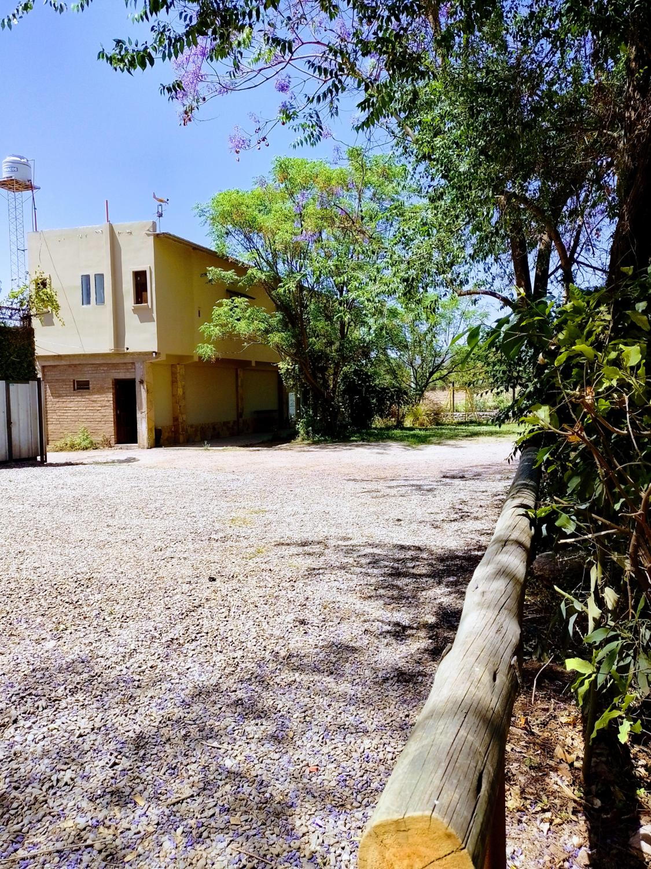 Hostal Los Faroles Chicoana