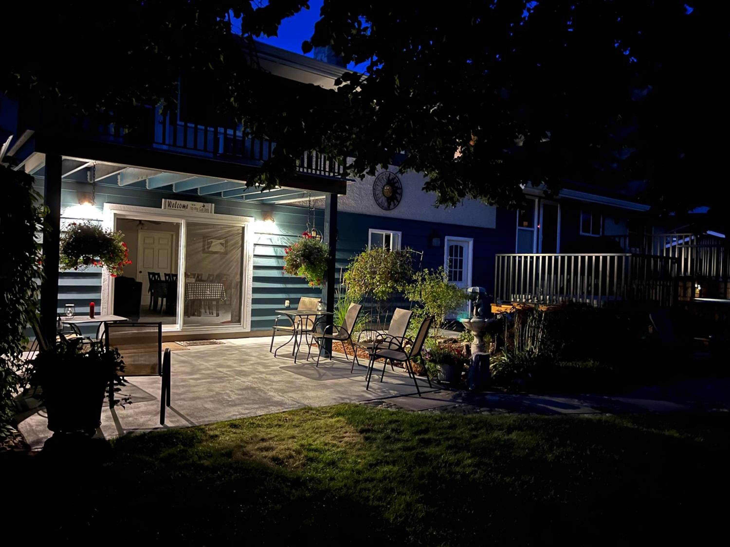 Sunny Shuswap B&B