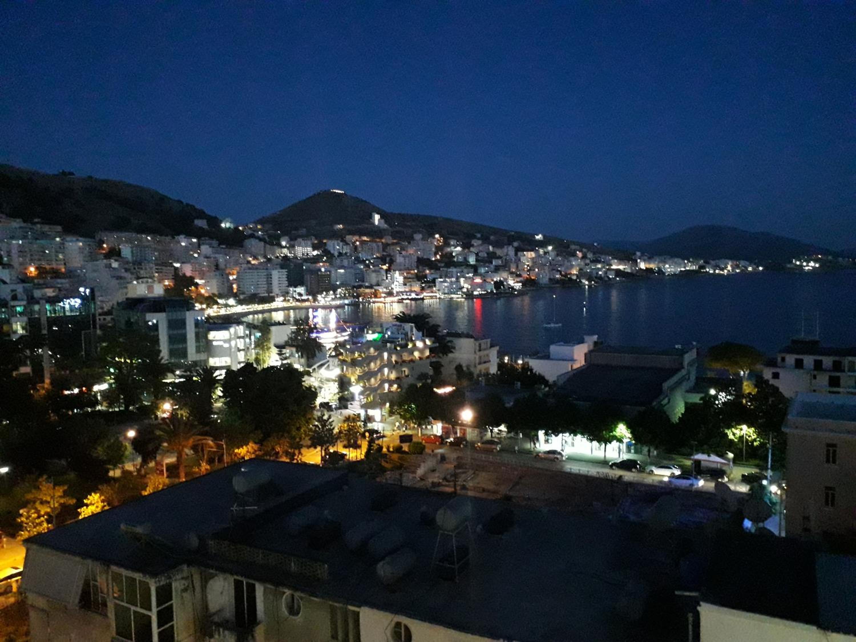 Center-sea view apartament,Sarande