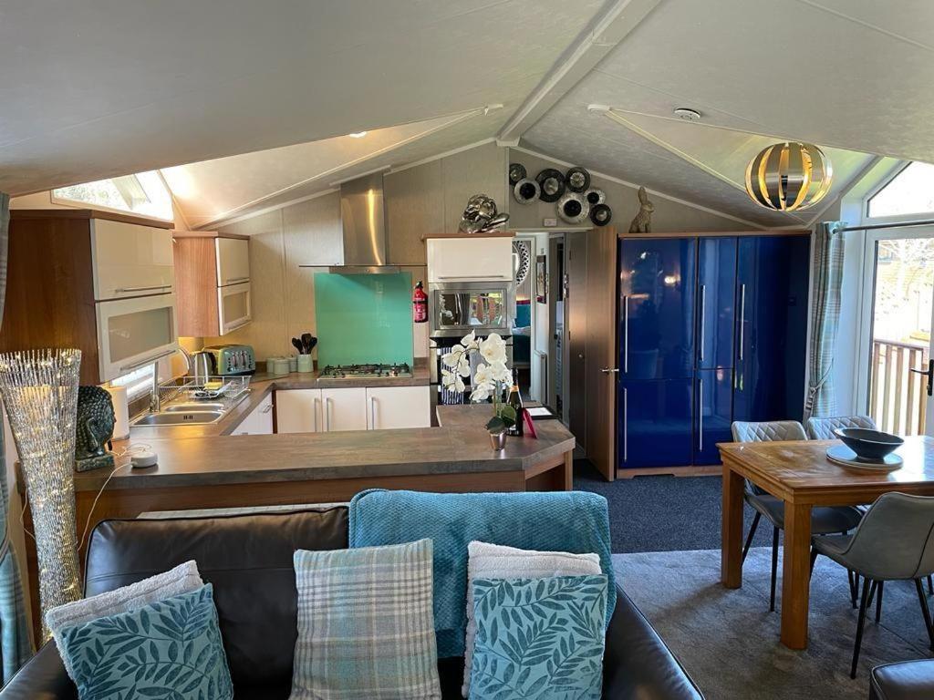 Jasmine Lodge, 2 bedroom with hot tub - Felmoor Park