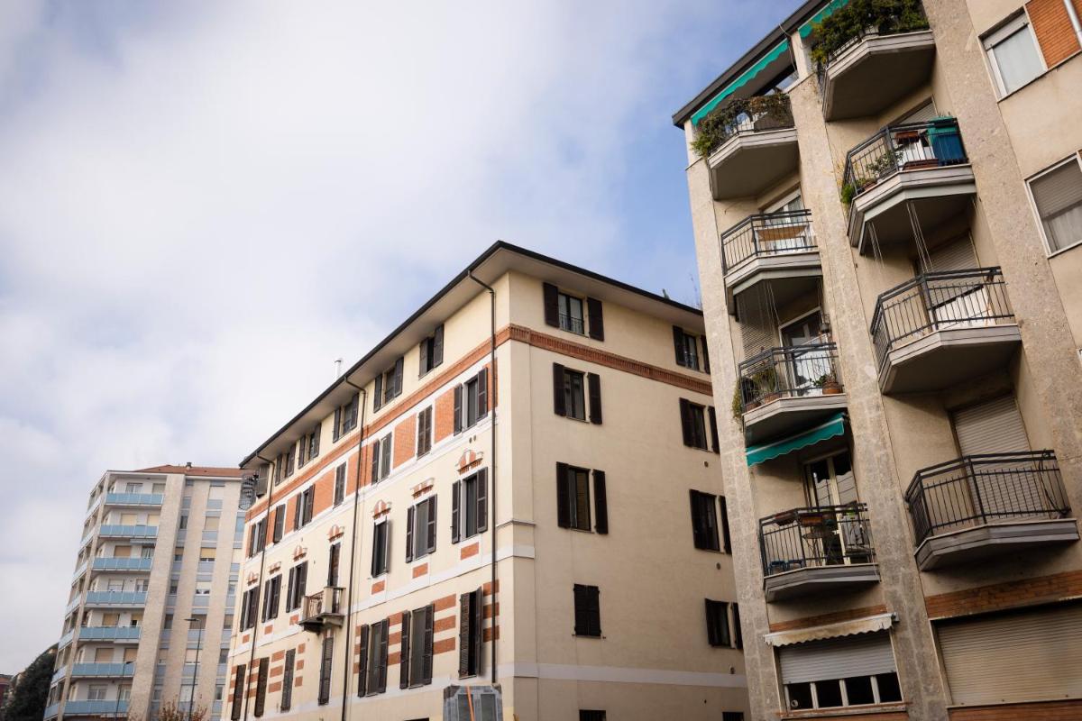 Ampio Bilocale in zona Navigli/Romolo