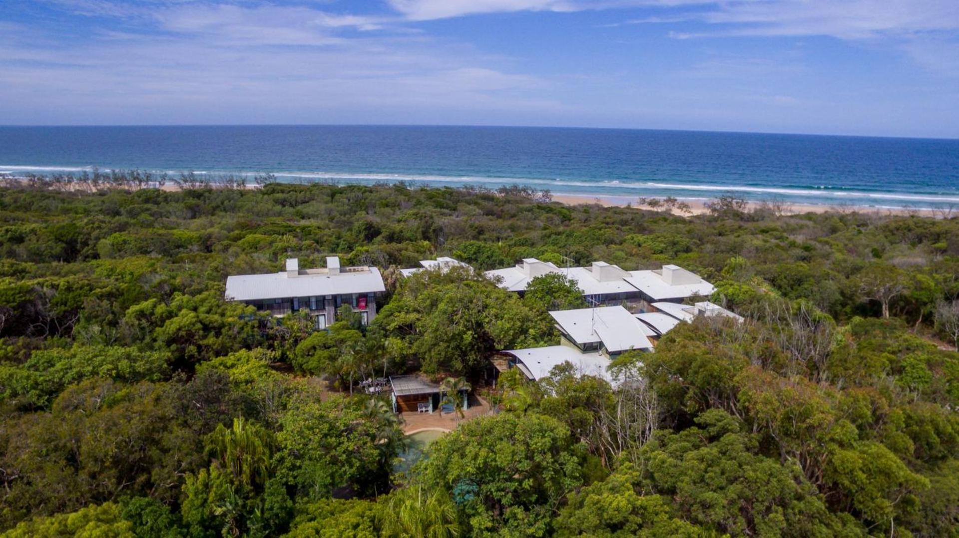 Surfside Beach House 23 Rainbow Shores Aircon Walk To Beach Pool
