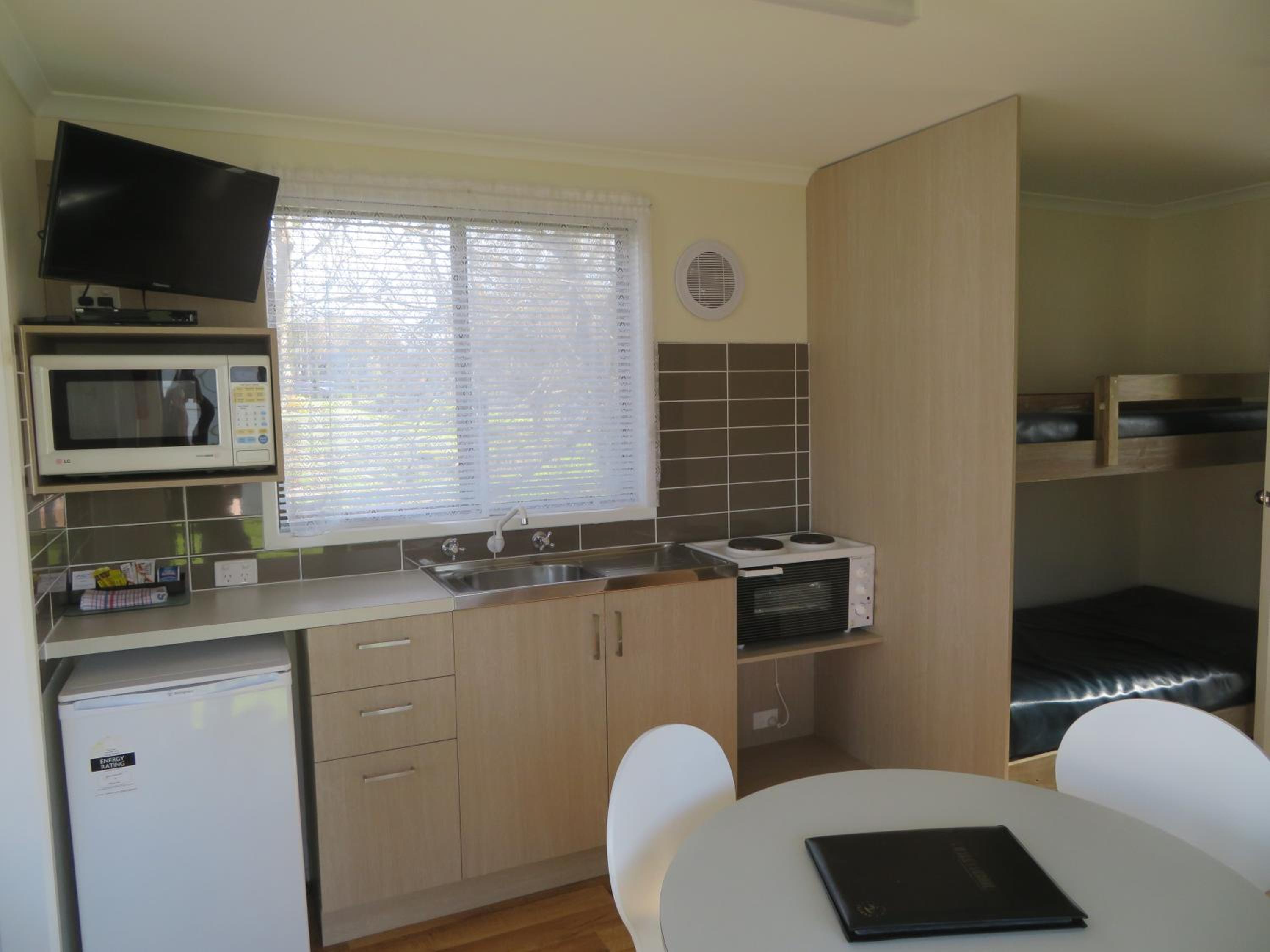 Warrnambool Motel and Holiday Park