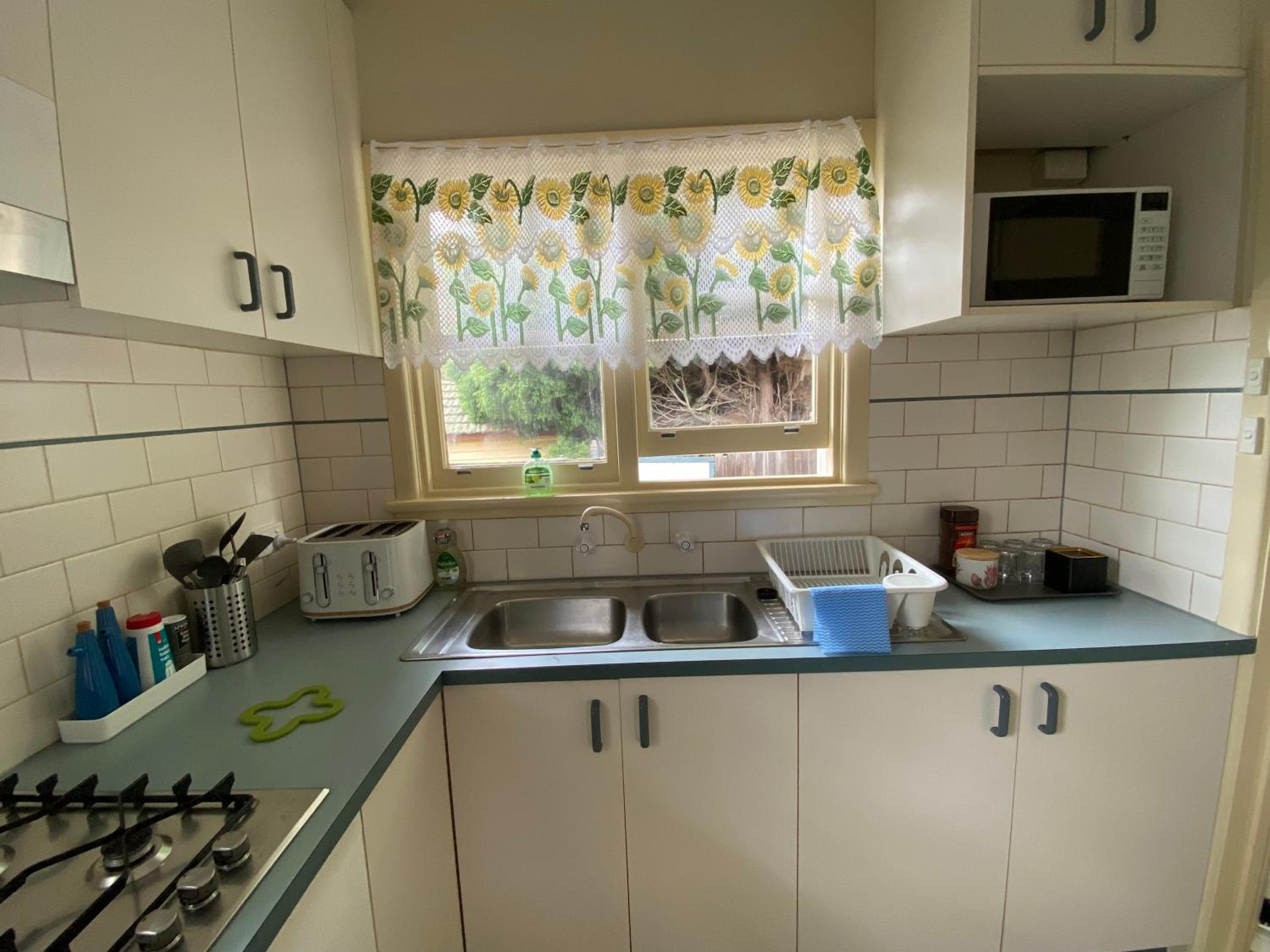 Mitcham Station Home Stay