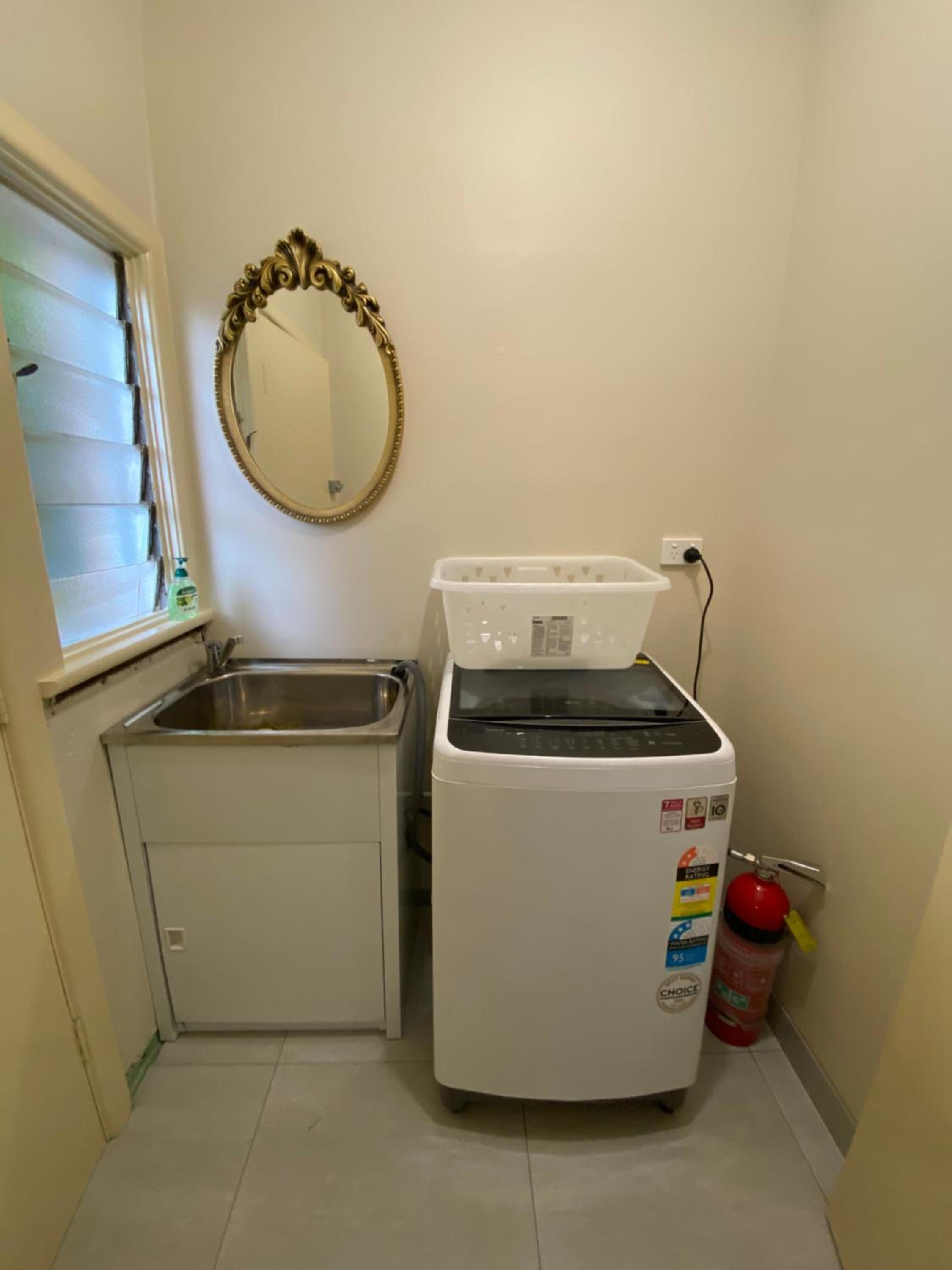 Mitcham Station Home Stay