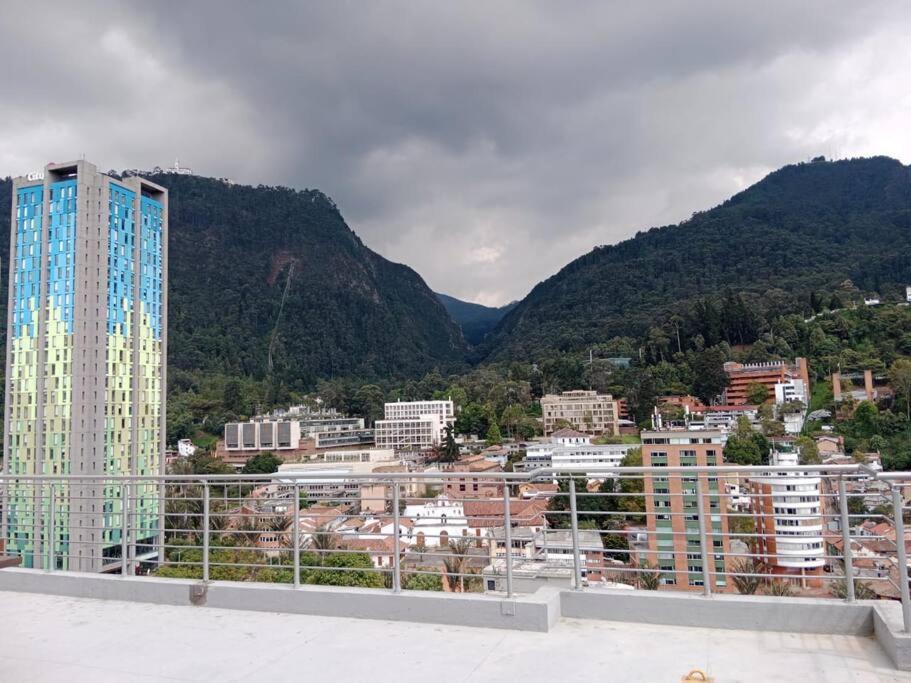 Loft en centro Bogotá, vista a Monserrate, Estudio y wifi