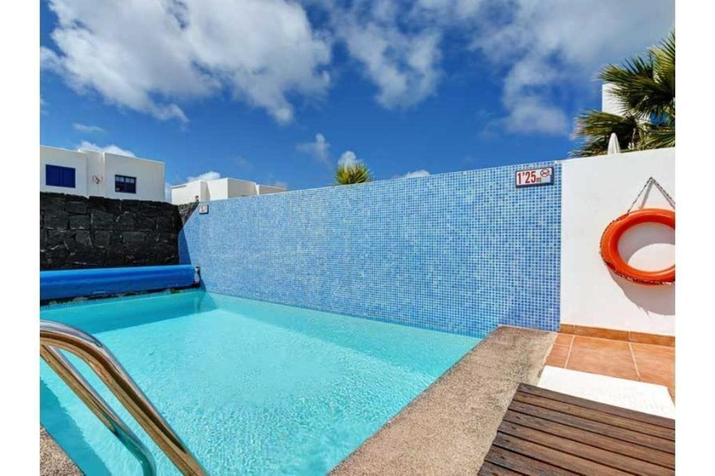 Villa Optimist Rubicón piscina climatizable, frente al mar