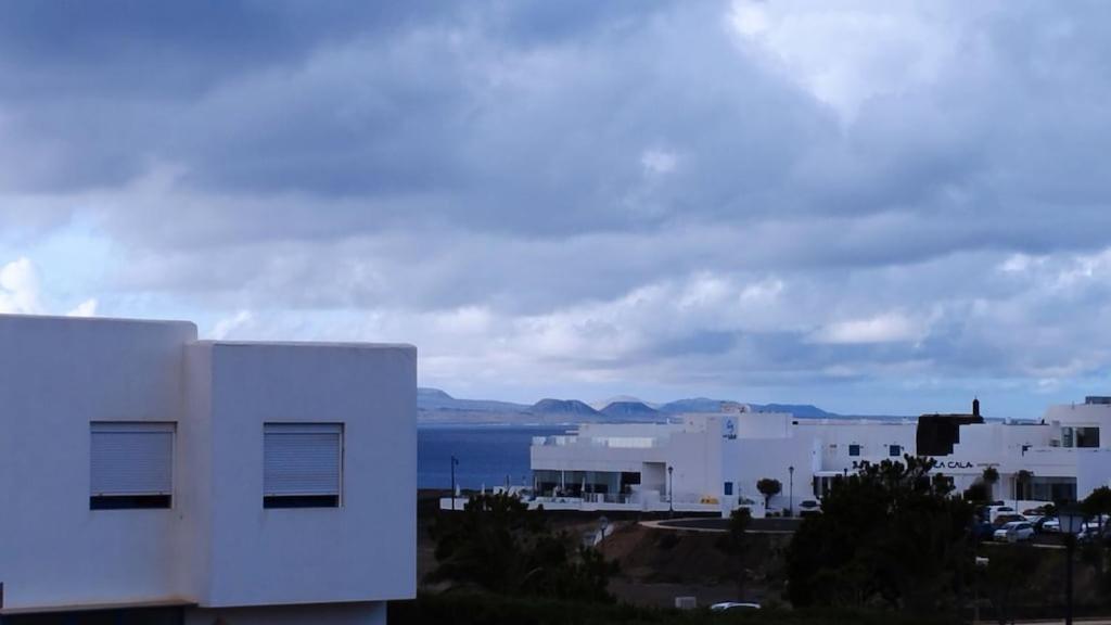 Villa Optimist Rubicón piscina climatizable, frente al mar