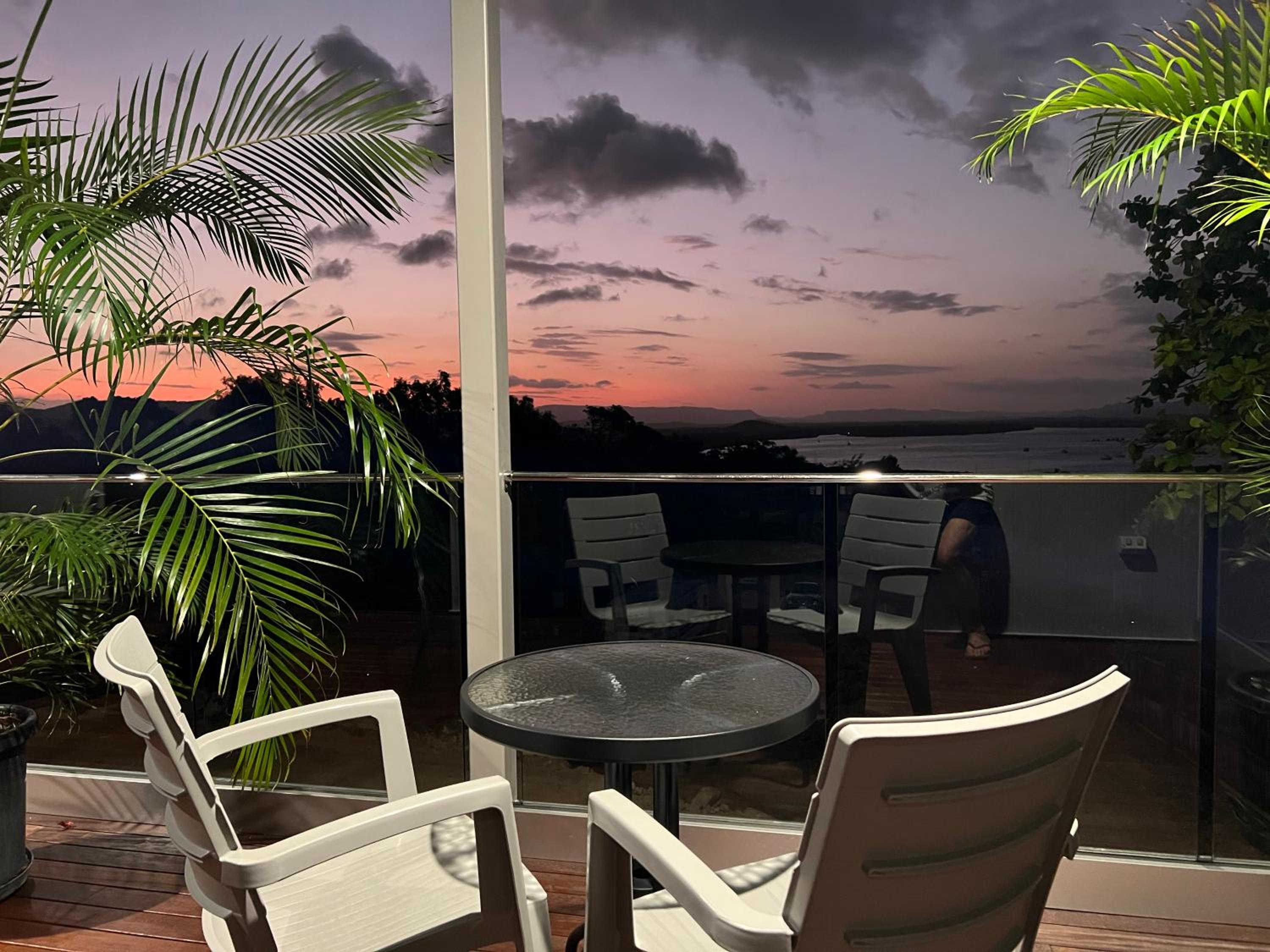 The Orchid Suite - 2 Bed 1 Bath Apartment in Cooktown