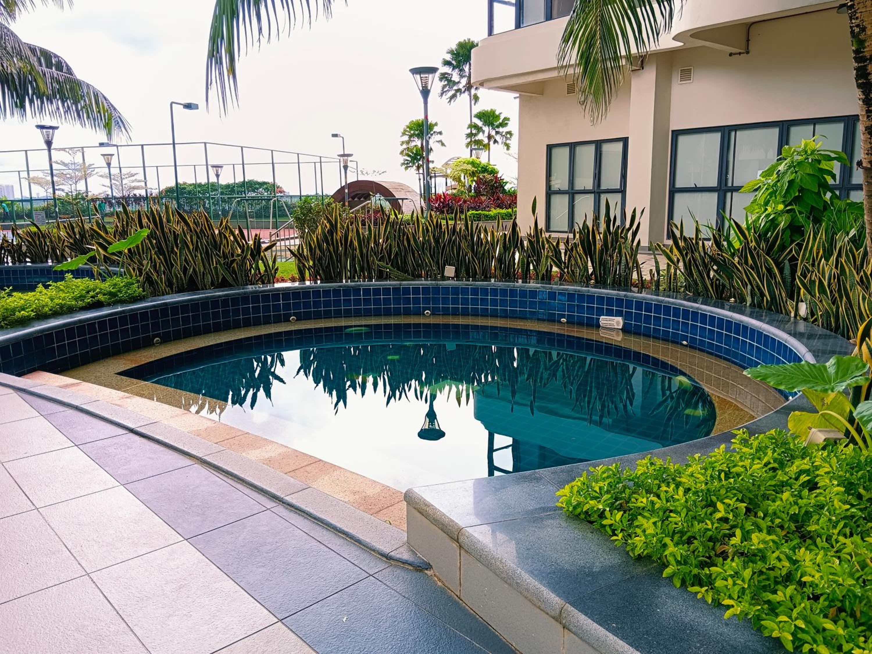 Danga Suite full Sea View, 7 min to CIQ,3BR 8 PAX, Royal stand, By Hint