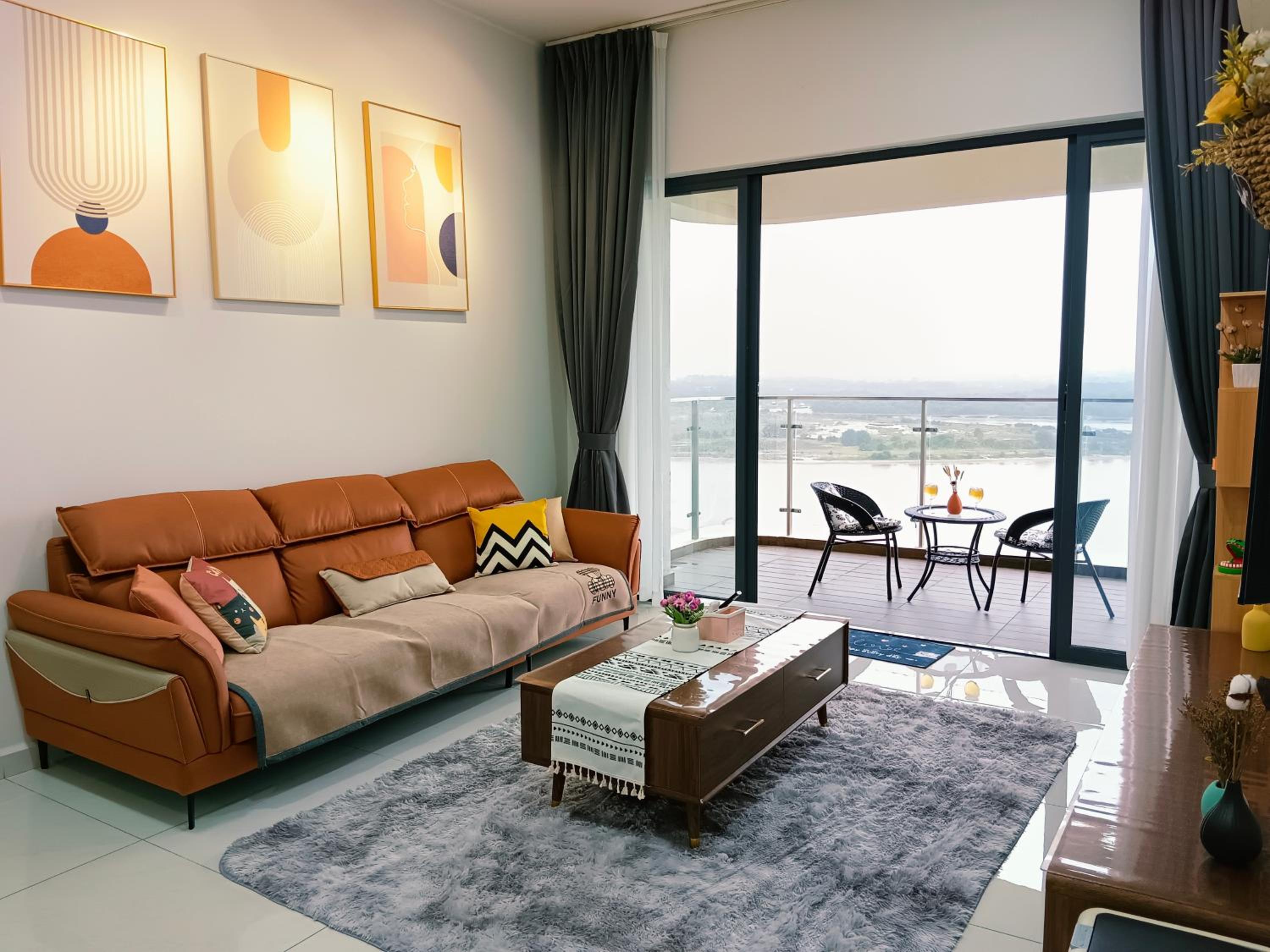 Danga Suite full Sea View, 7 min to CIQ,3BR 8 PAX, Royal stand, By Hint