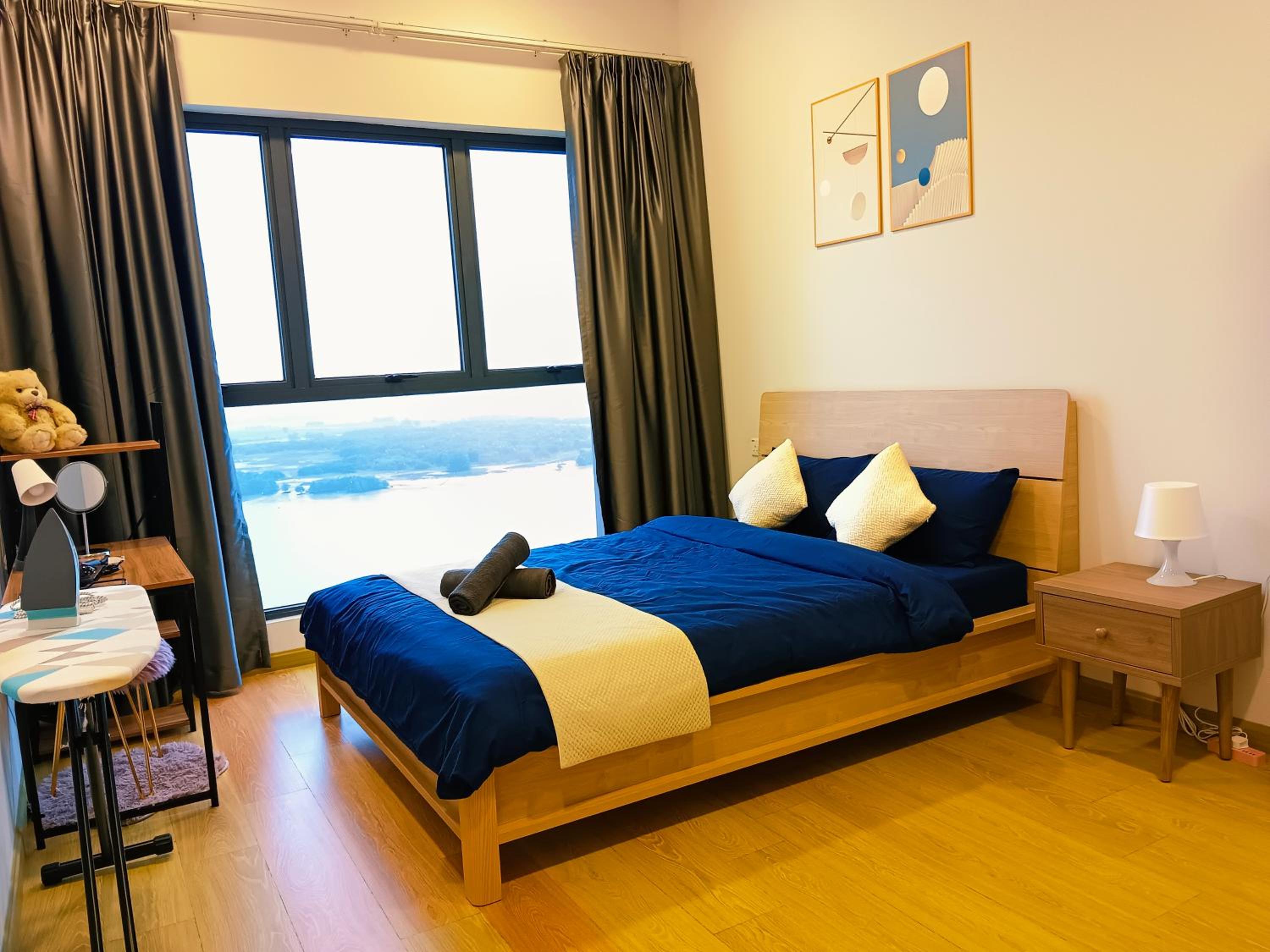 Danga Suite full Sea View, 7 min to CIQ,3BR 8 PAX, Royal stand, By Hint