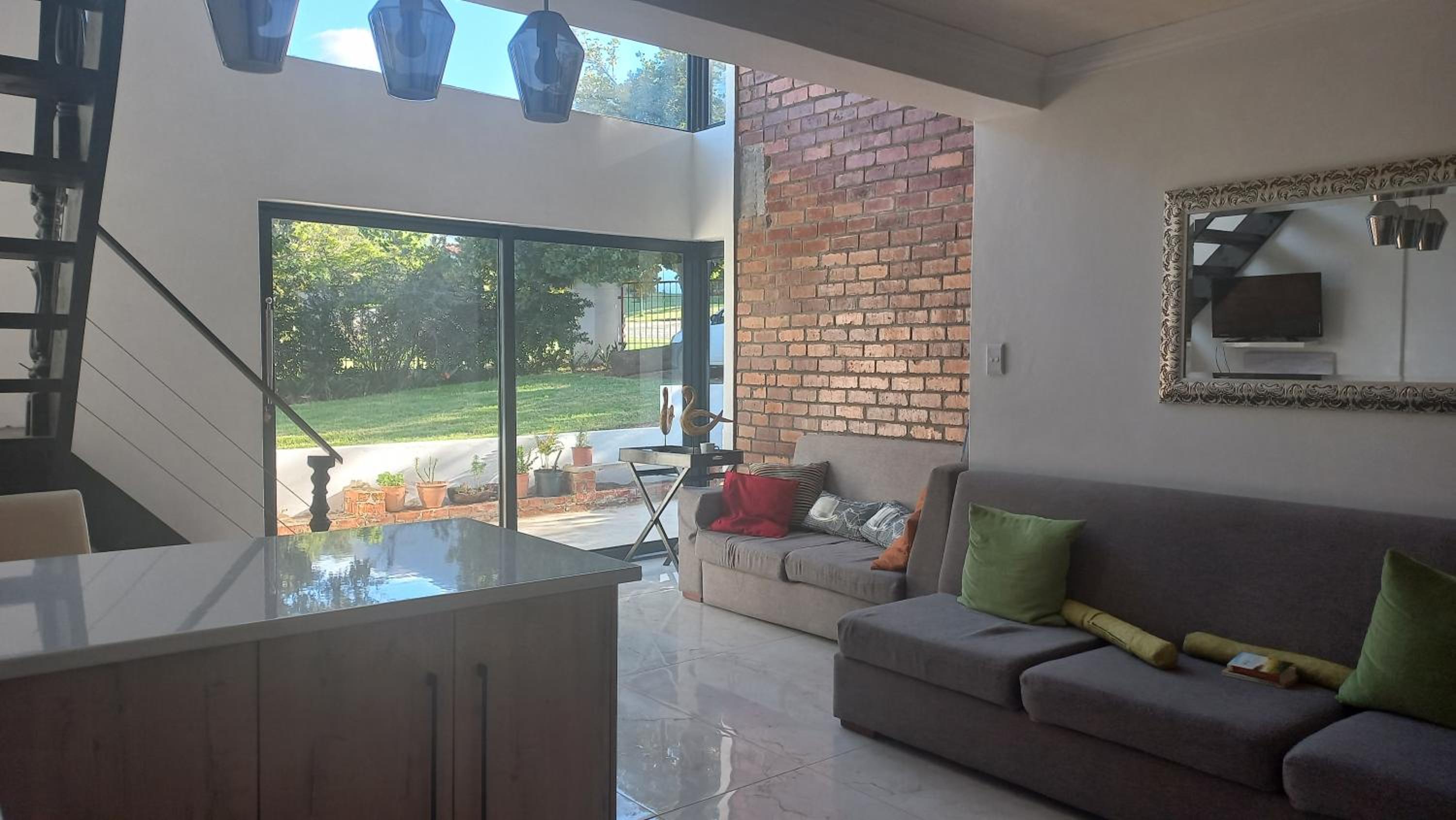 Kloof Oaks Guest House view 3