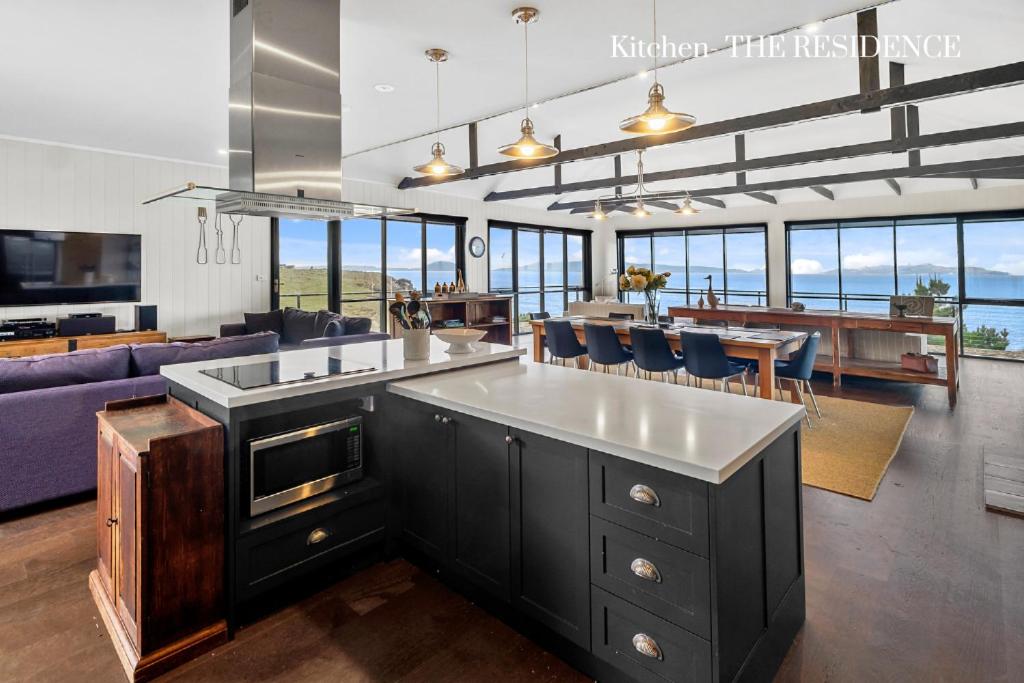 Hamptons on the Bay