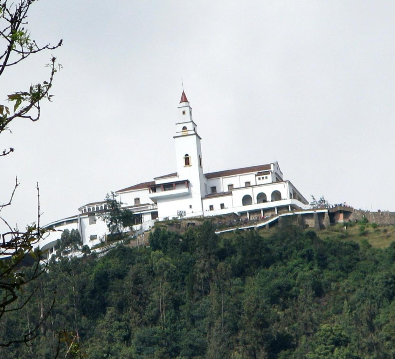 CASA LATINO