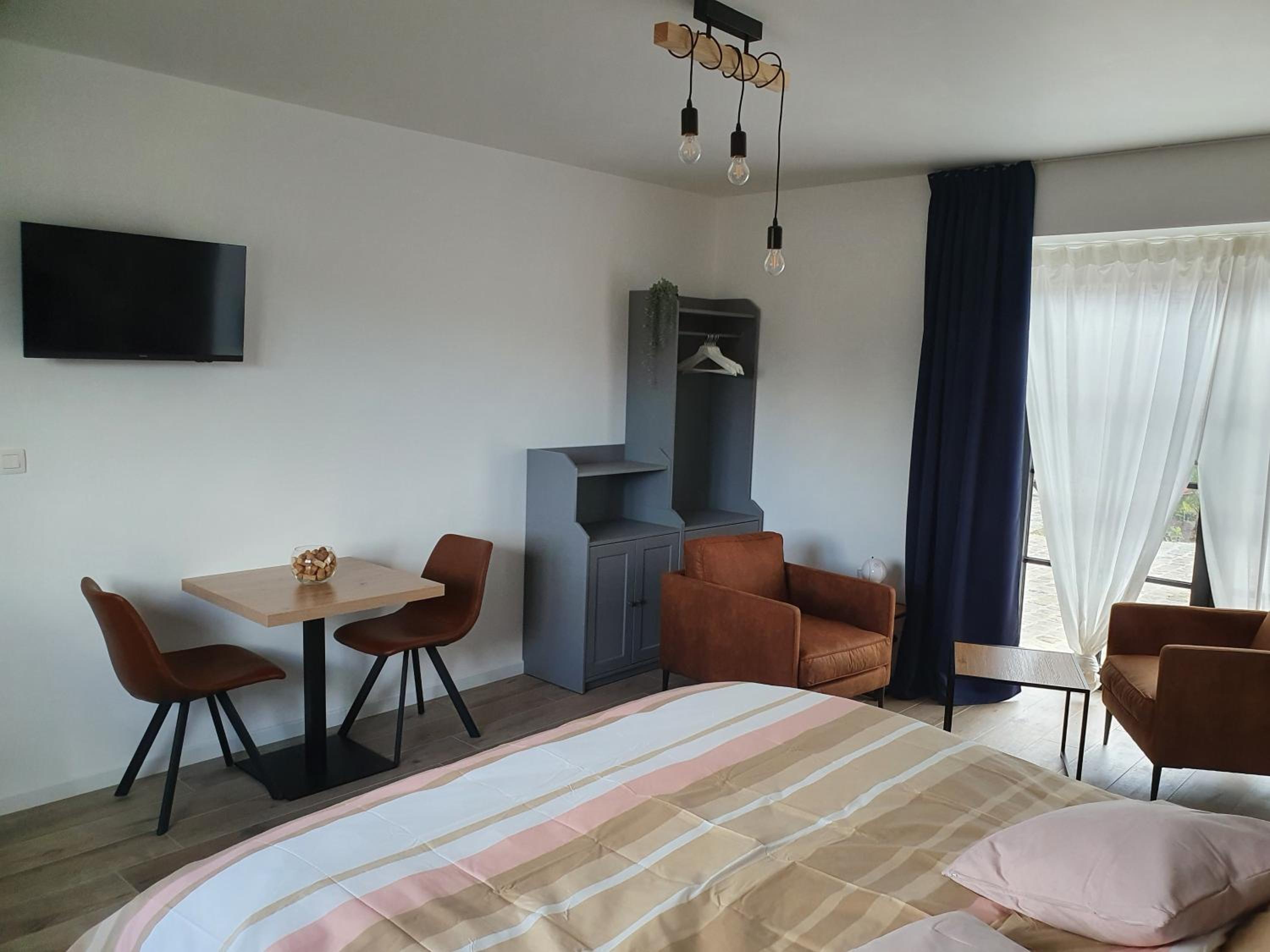 B&B Dekorn