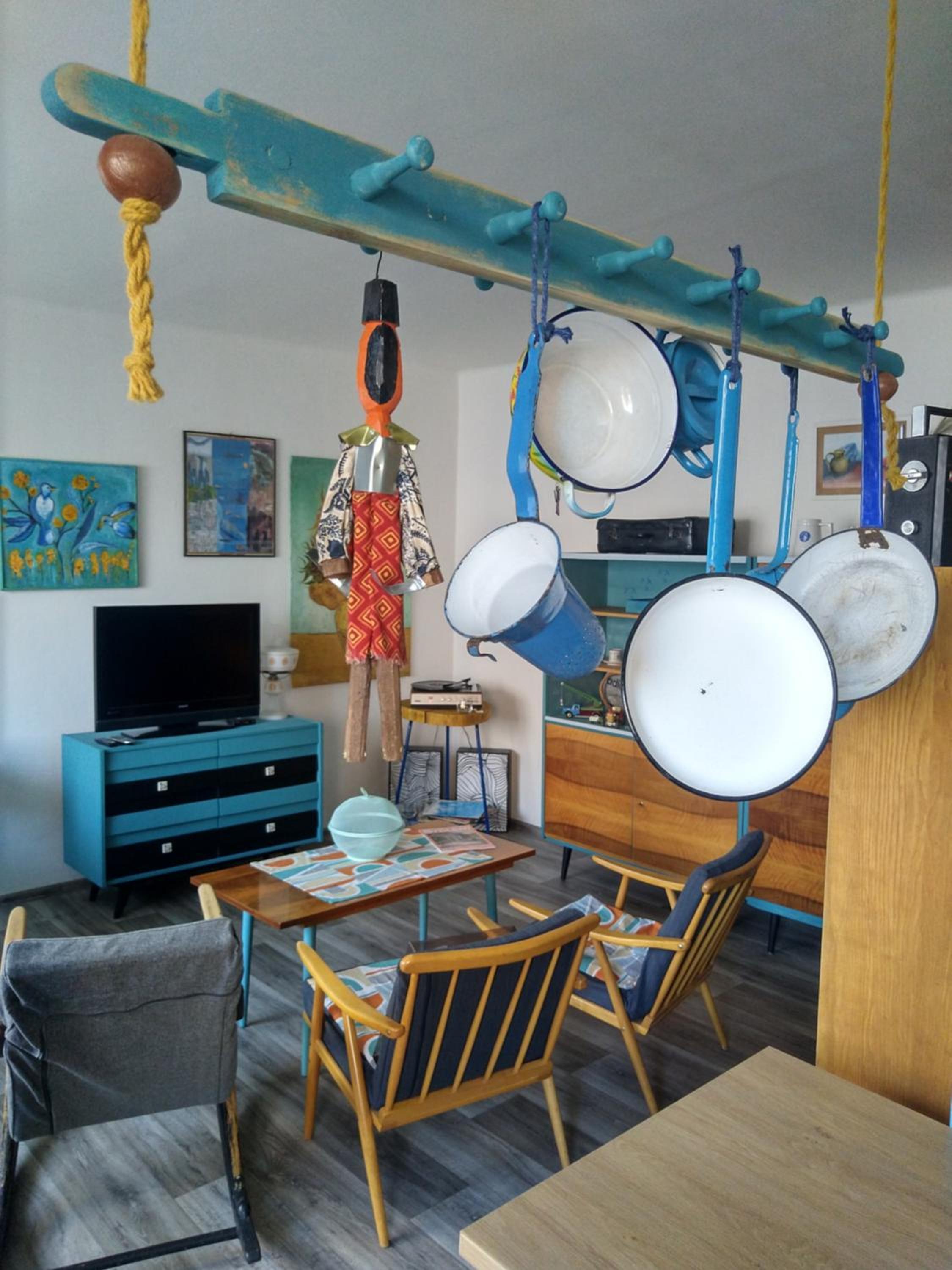 Retro Art room