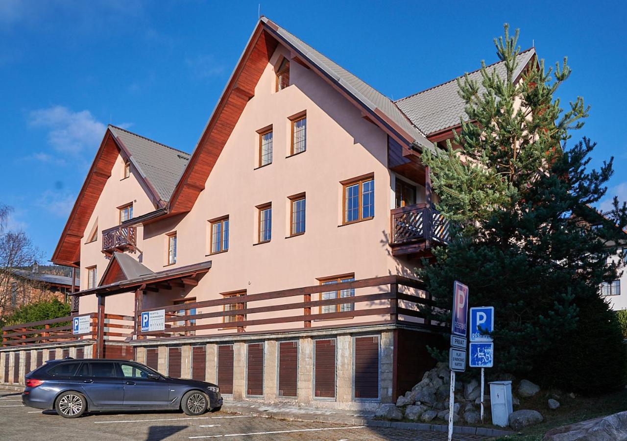 Slunný a vzdušný Apartmán Astra - by Relax Harrachov view 3
