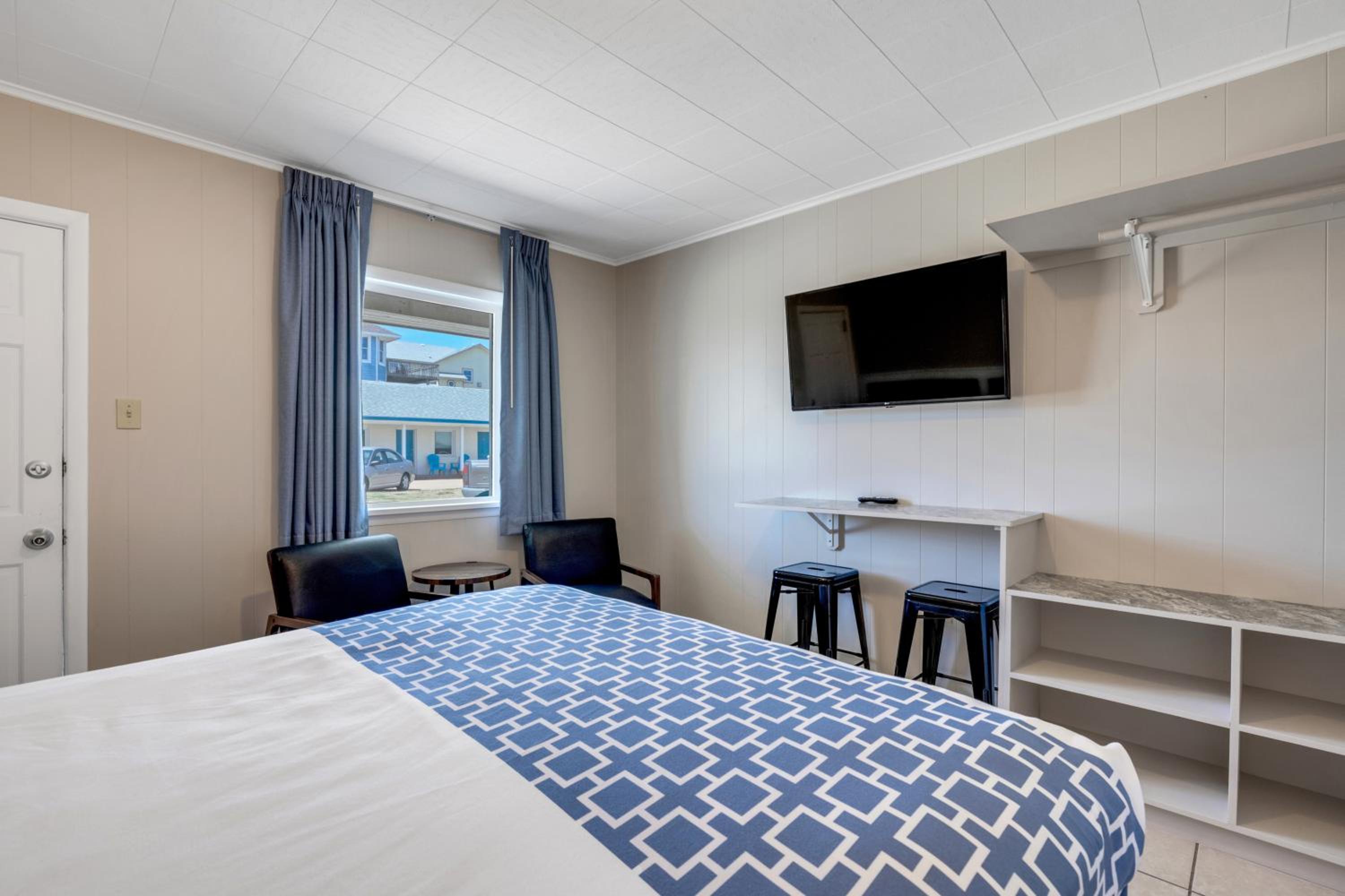Dolphin Oceanfront Motel - Nags Head