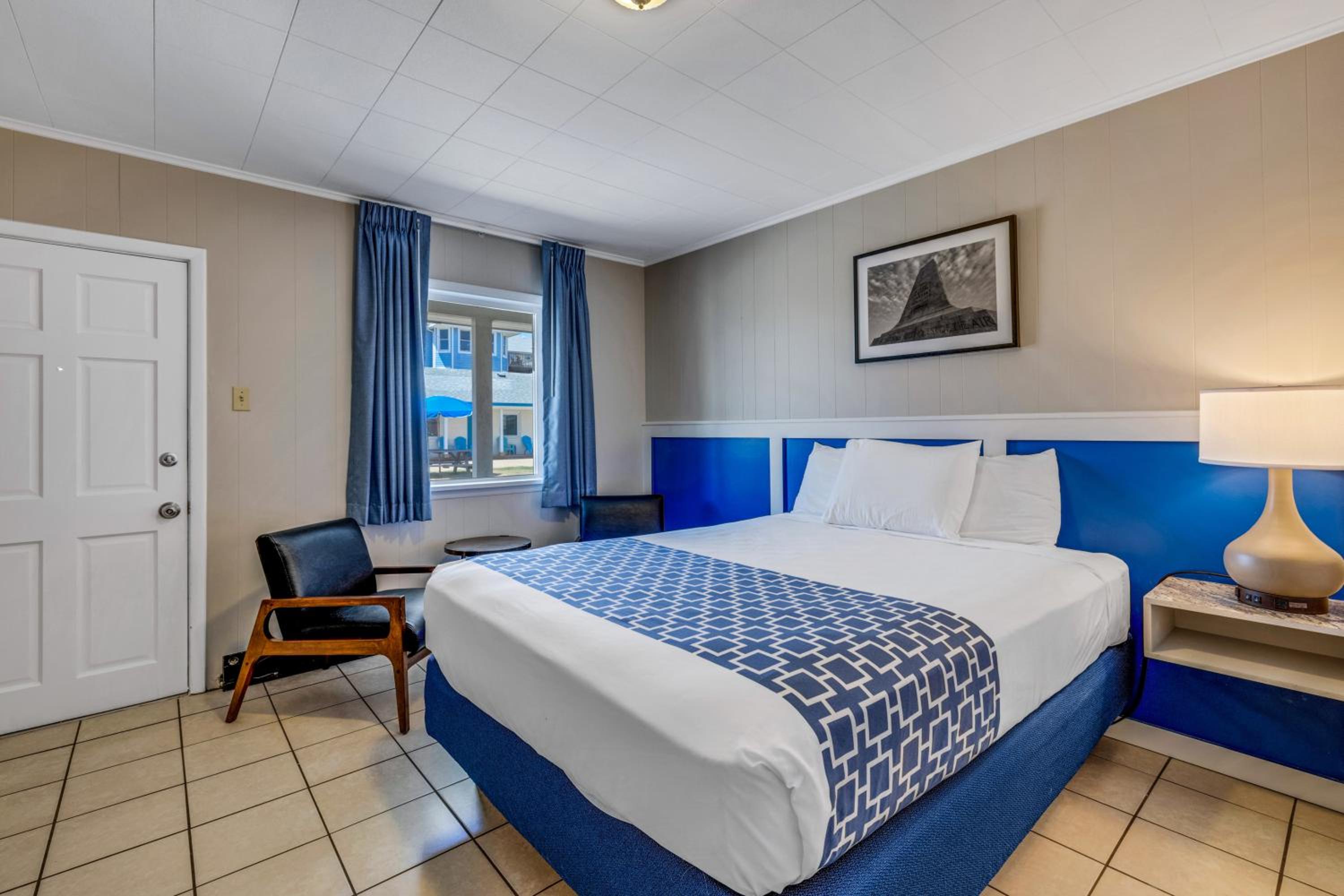 Dolphin Oceanfront Motel - Nags Head