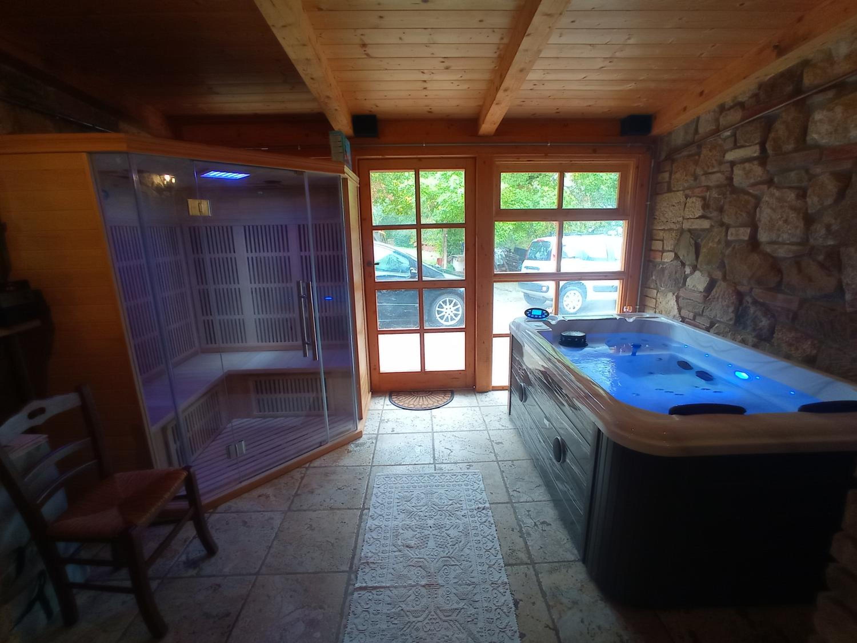 Agriturismo Podere Biancospino piscina privata view 3