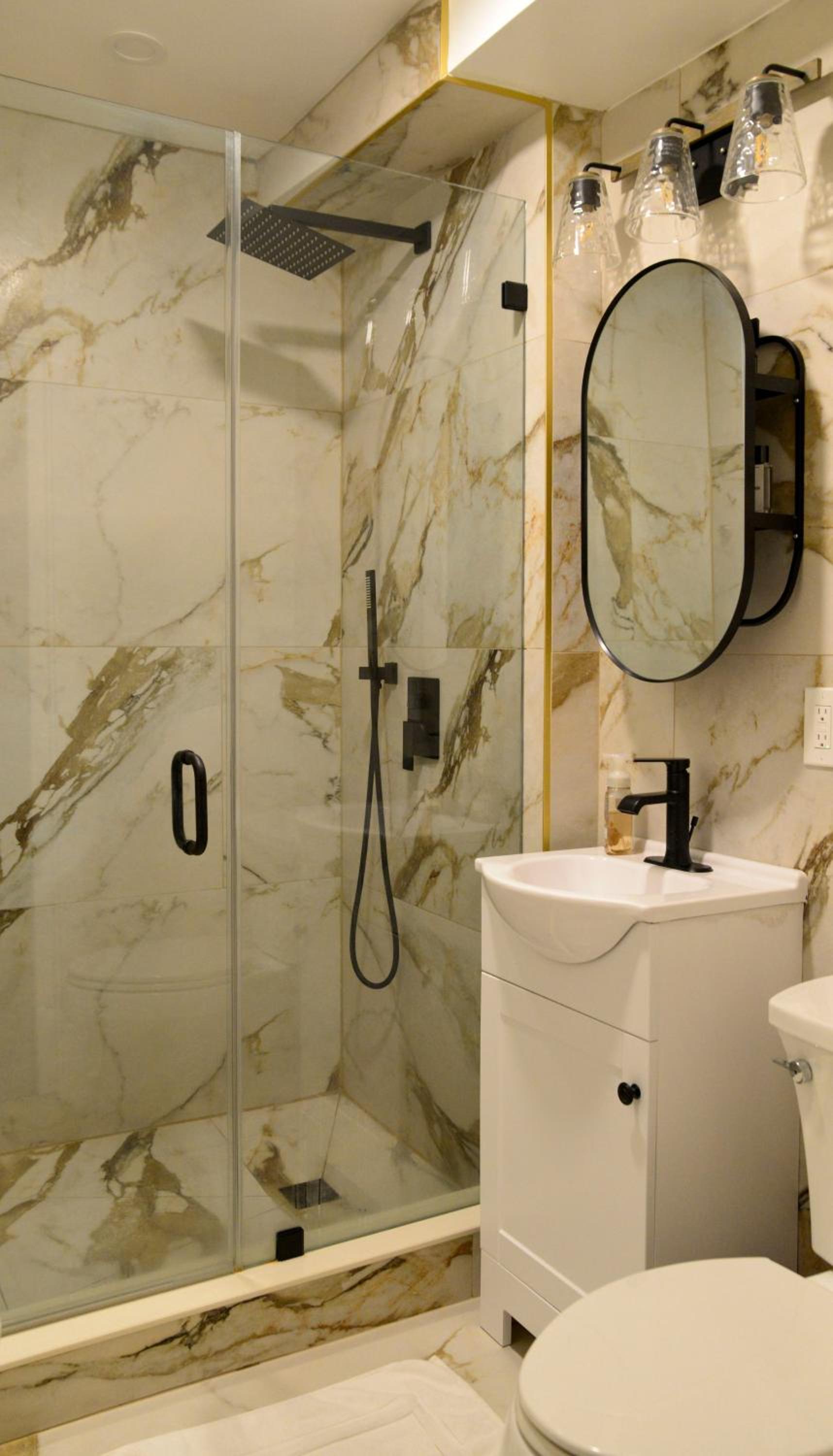 Modern Two Bedroom Condo - Boston view 2