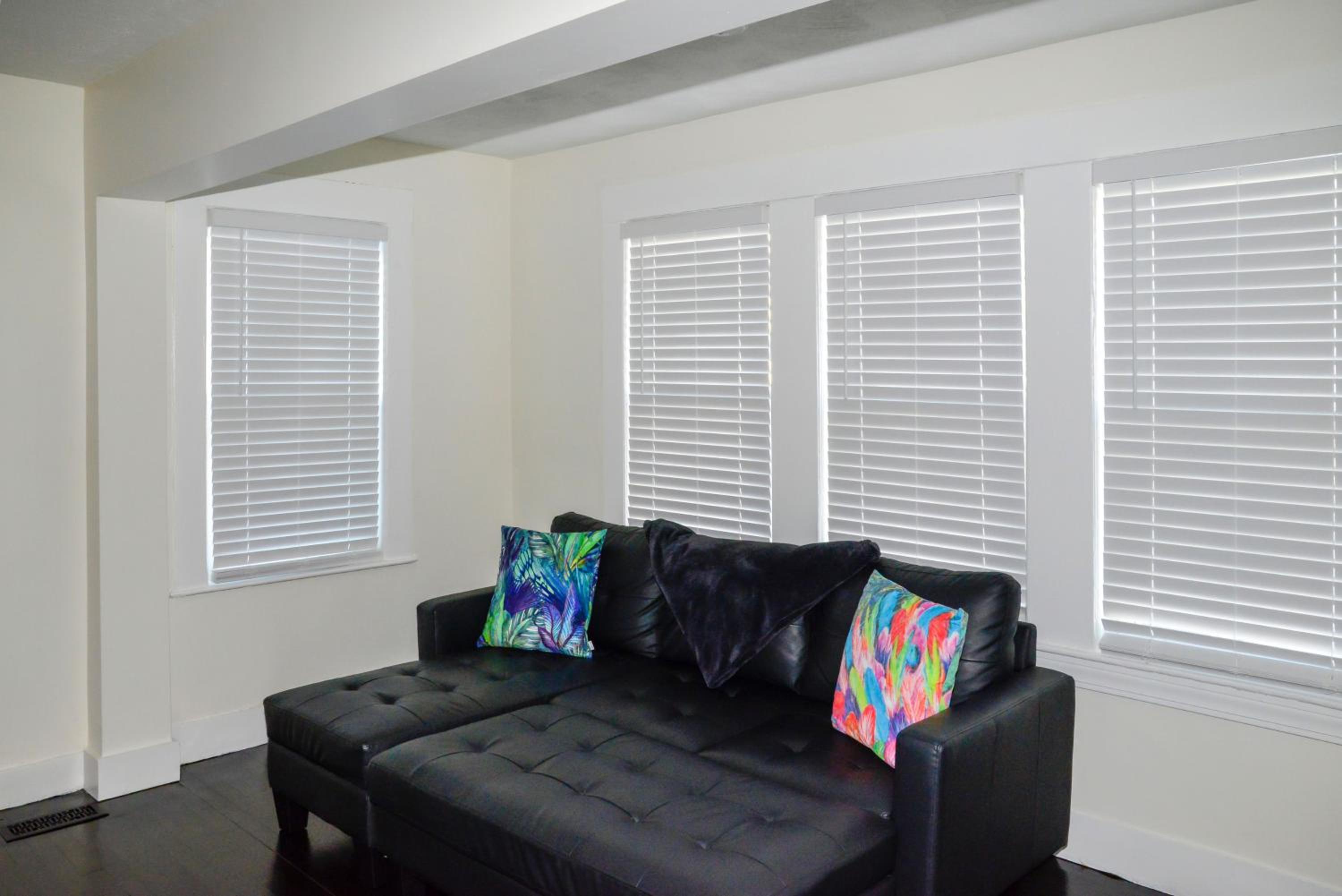 Modern Two Bedroom Condo - Boston view 3