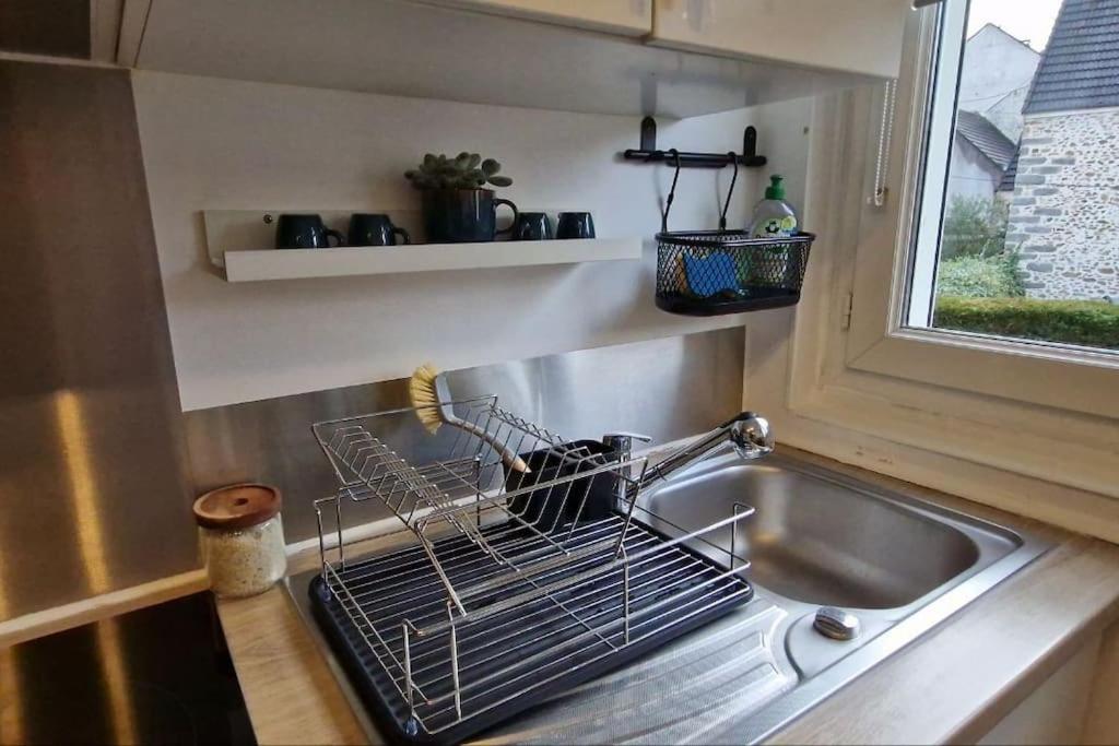 Beau studio très calme, parking privée gratuit, Netflix, Wifi