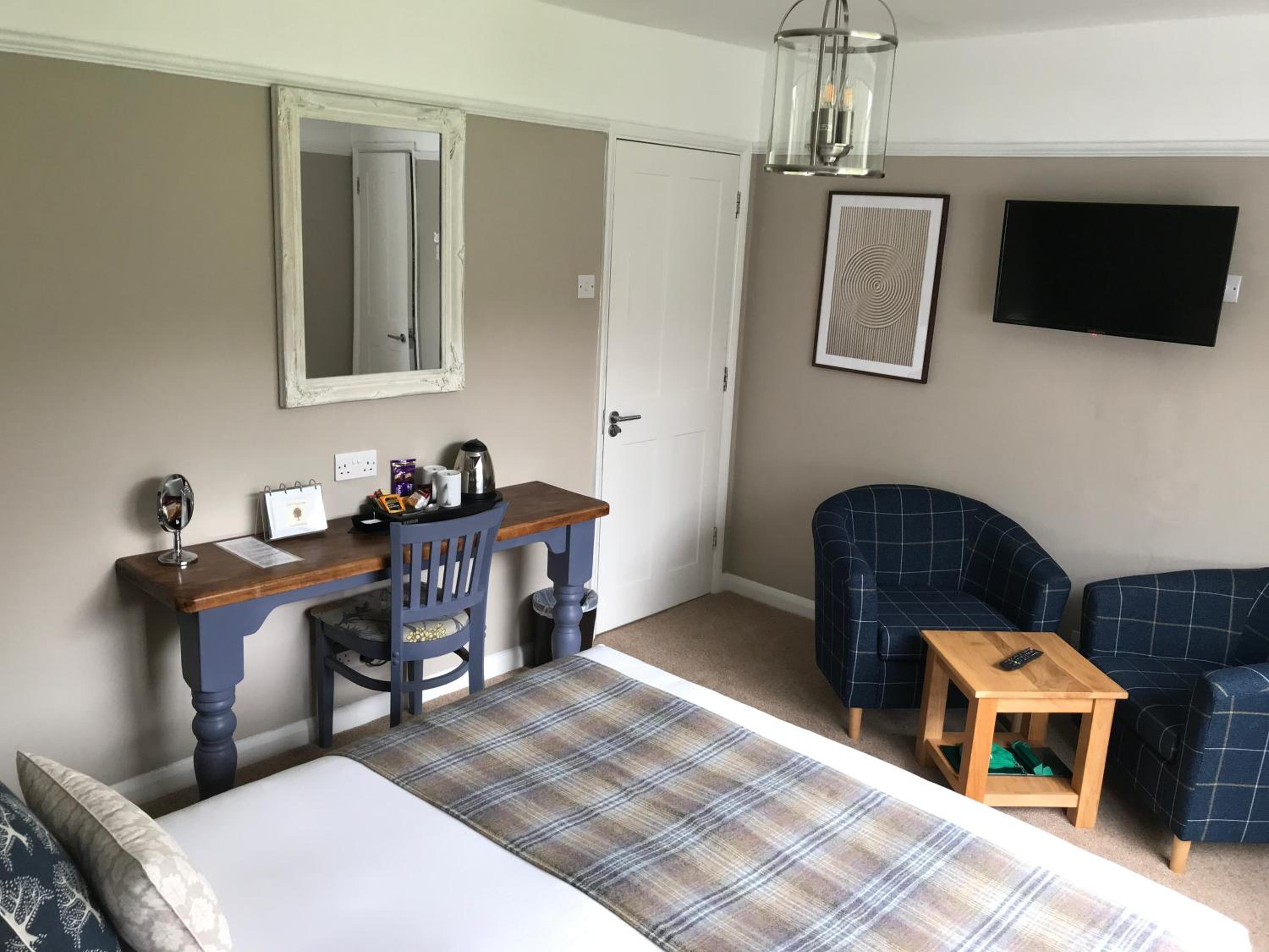 Oak Tree Lodge & Holiday Parking