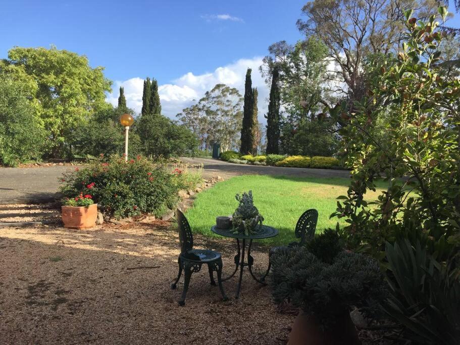 Luxe Homestay 4 BEDROOM Option at 6 O'Clock Shadows