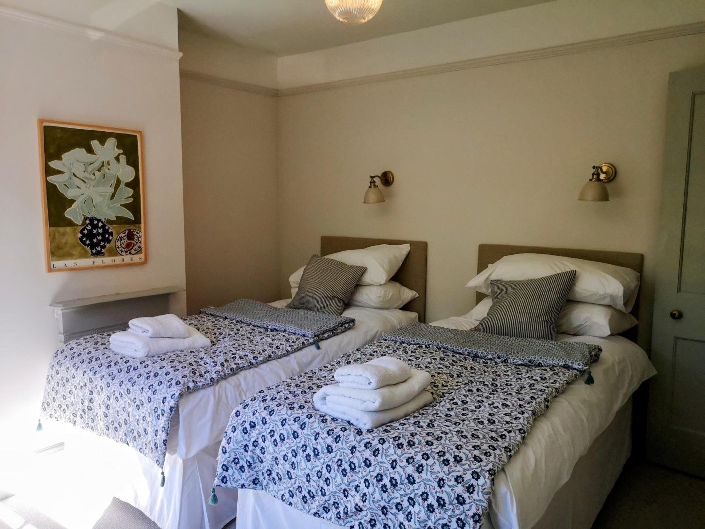 Stunning New Forest Cottage close to Paultons Park view 4
