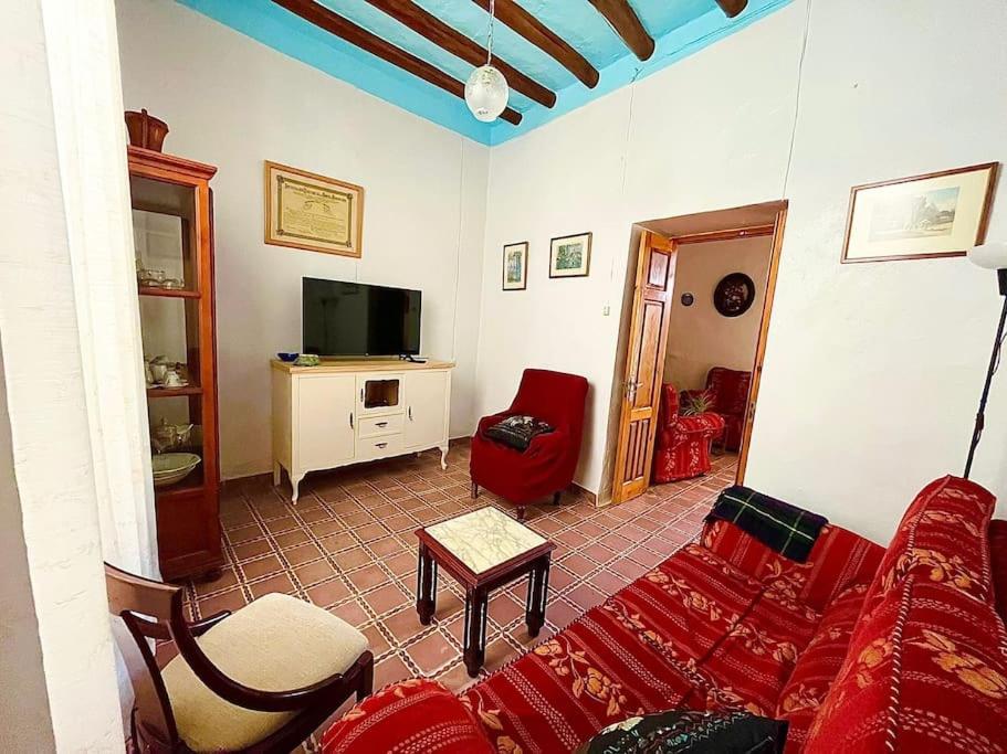 Casa Béjar, Tranquila casa con chimenea, patios, junto a la piscina view 5