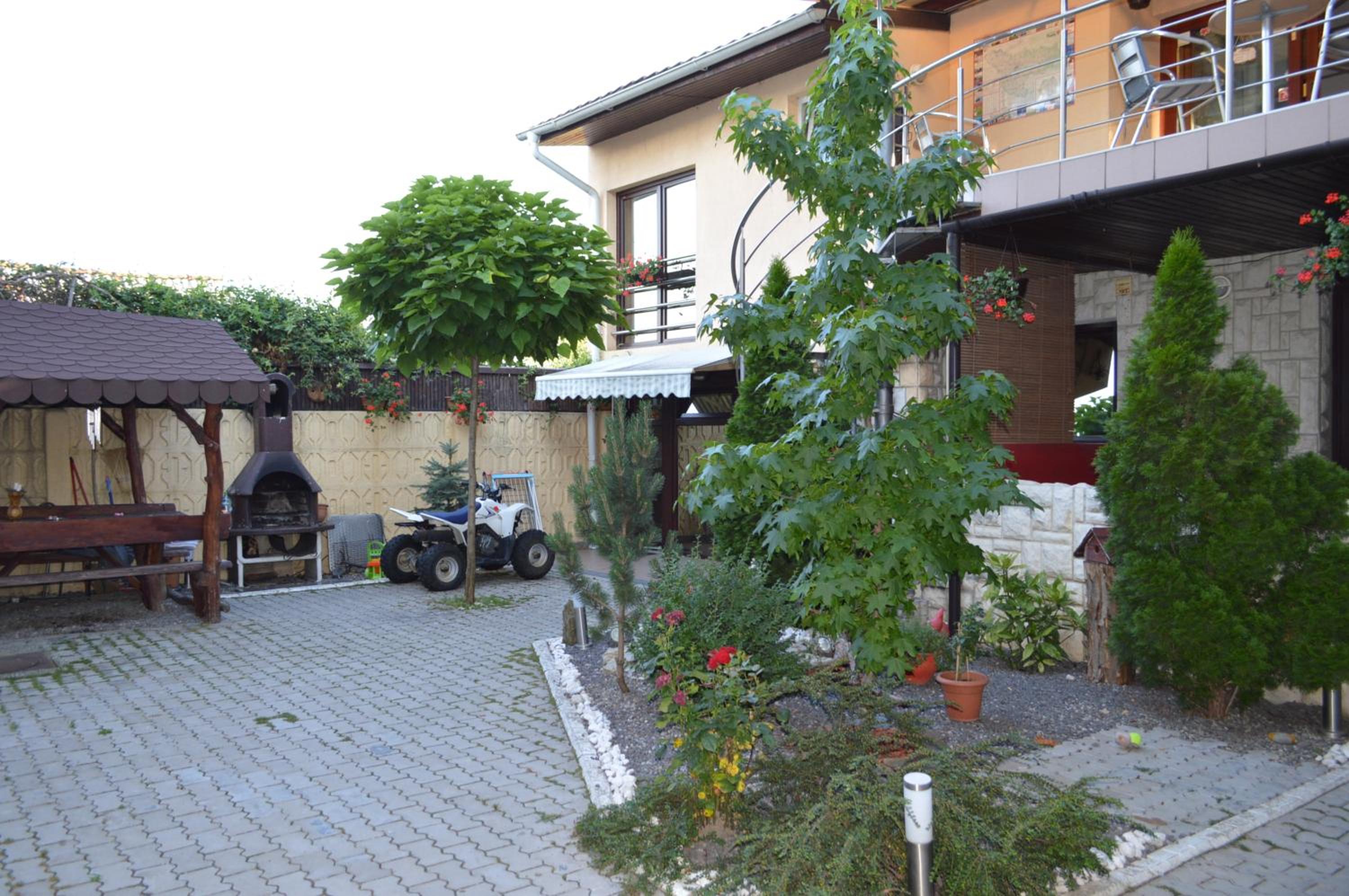 Photo 24