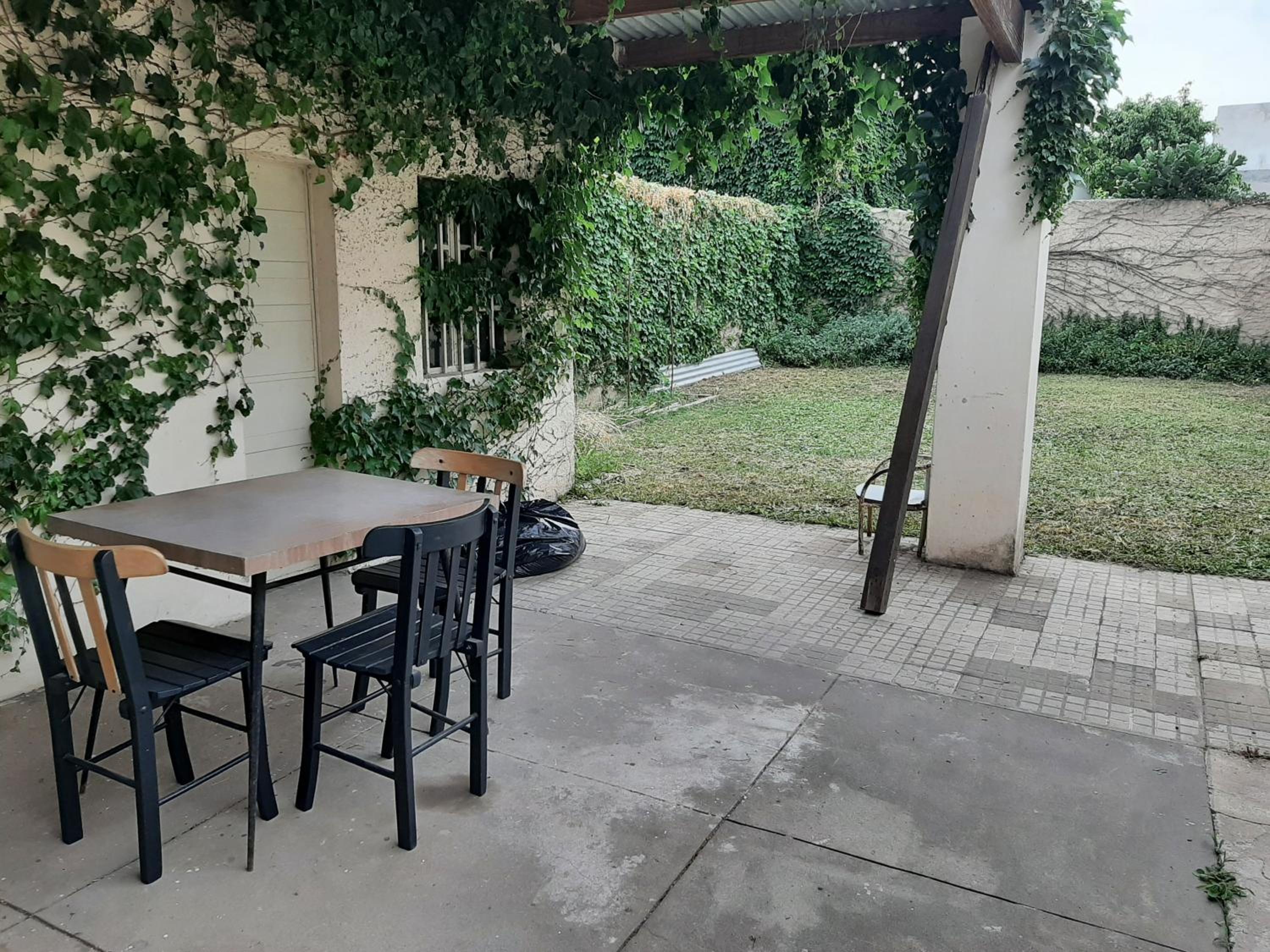 Casa c/ Garage y Patio