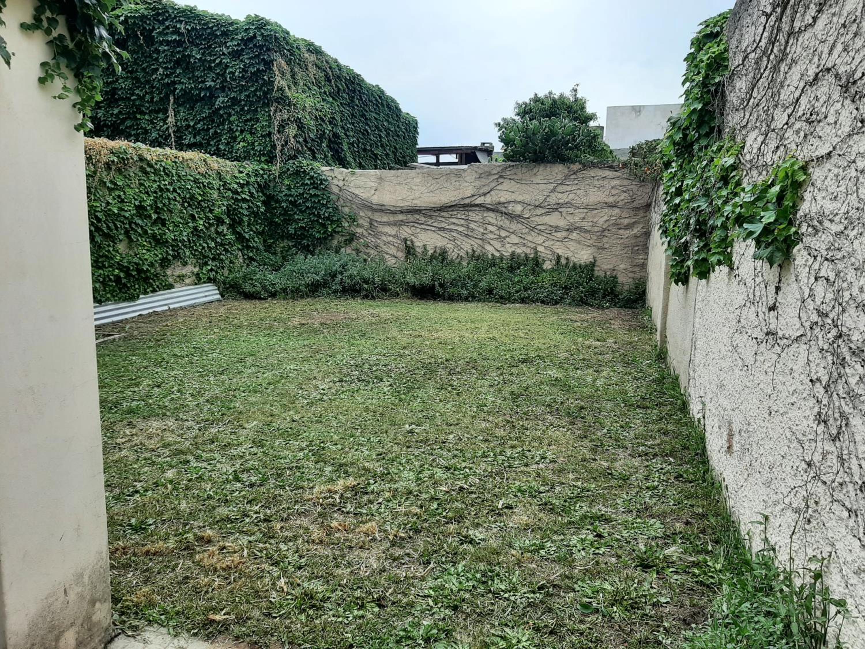Casa c/ Garage y Patio