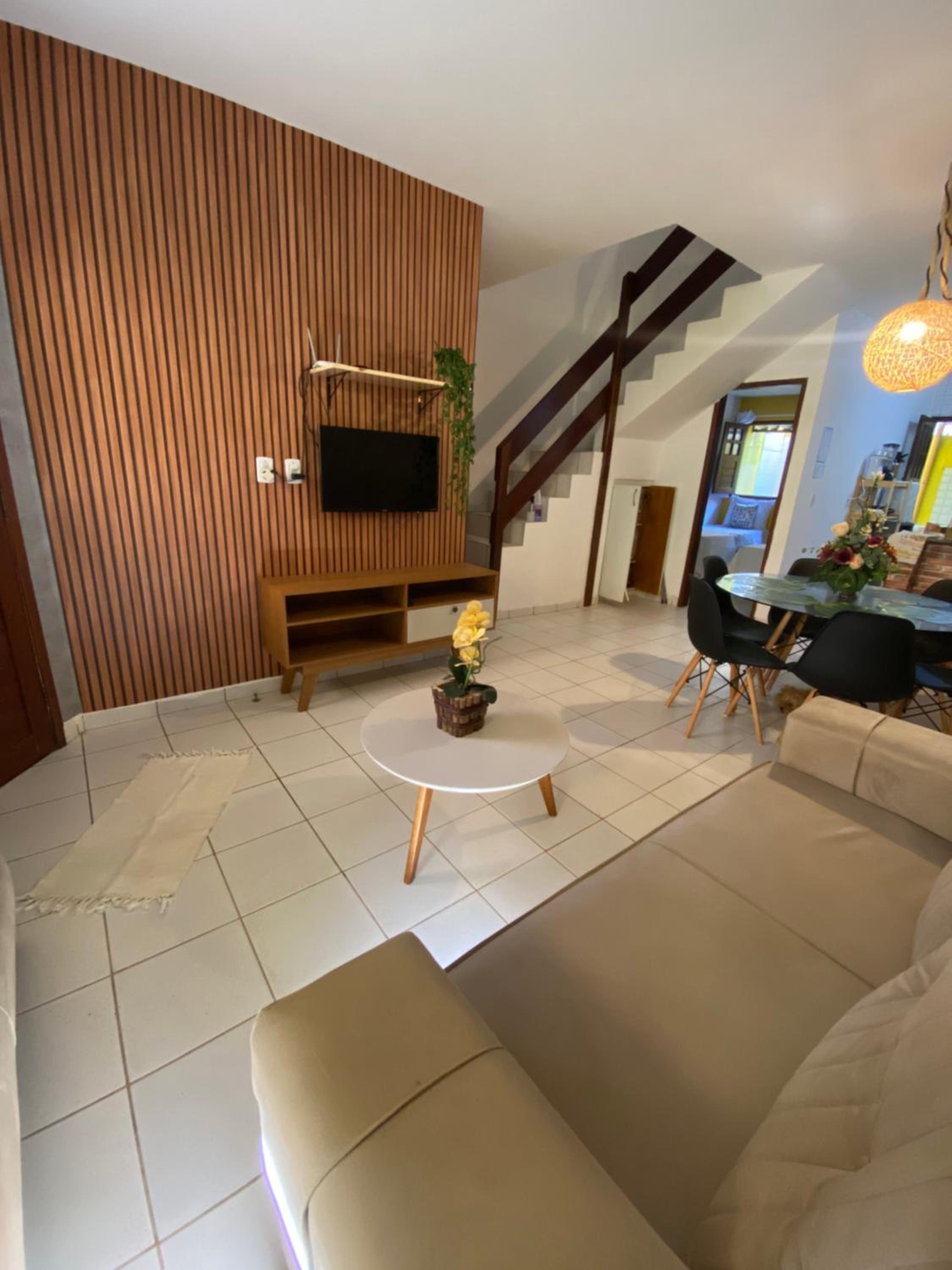 Duplex em condomínio no Barra Mar